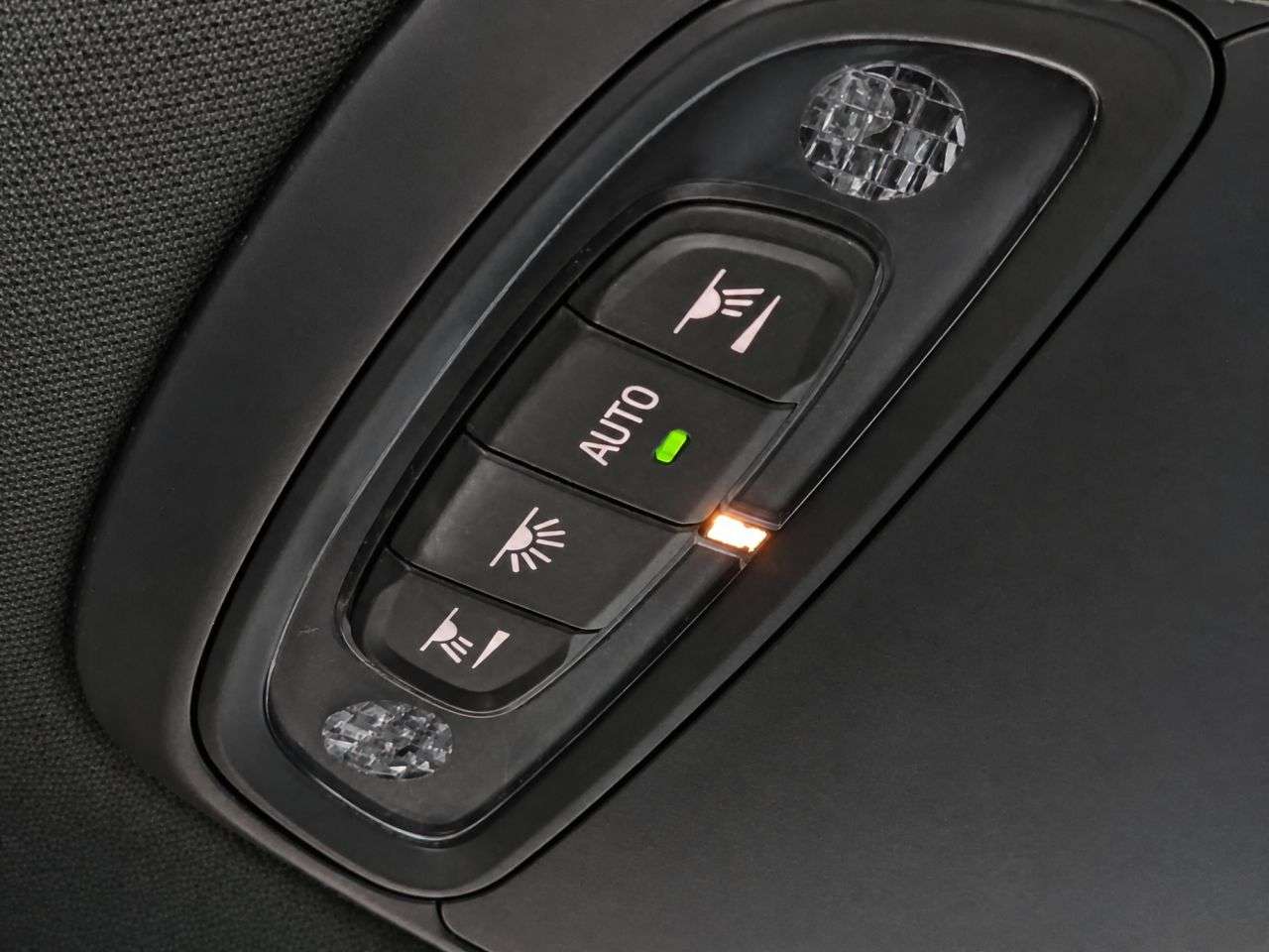 2019 VOLVO V40 2019 VOLVO V40