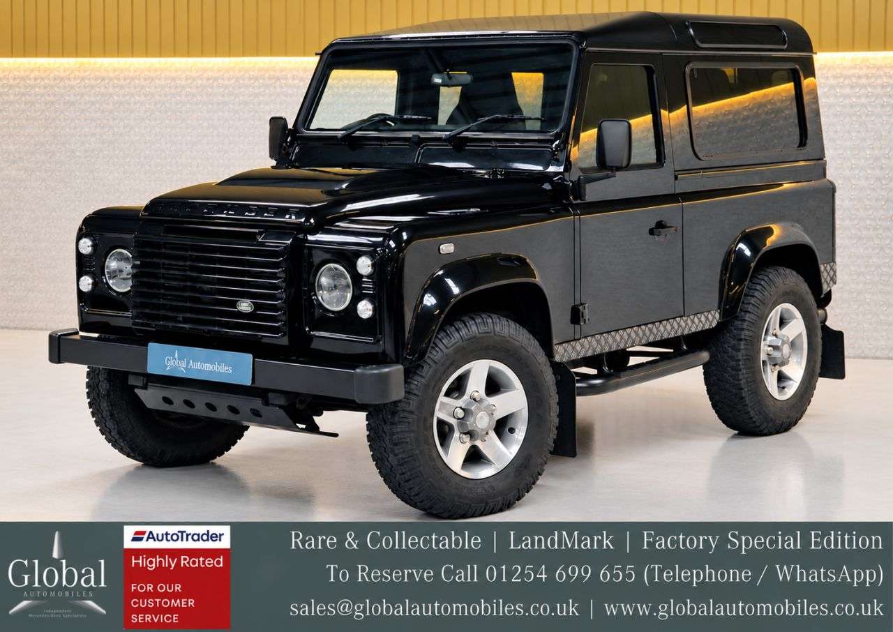 A 2015 LAND ROVER DEFENDER 90 2.2 TDCi Landmark Station Wagon Double Cab 3dr Diesel Manual 4WD SWB Euro 5 A 2015 LAND ROVER DEFENDER 90 2.2 TDCi Landmark Station Wagon Double Cab 3dr Diesel Manual 4WD SWB Euro 5