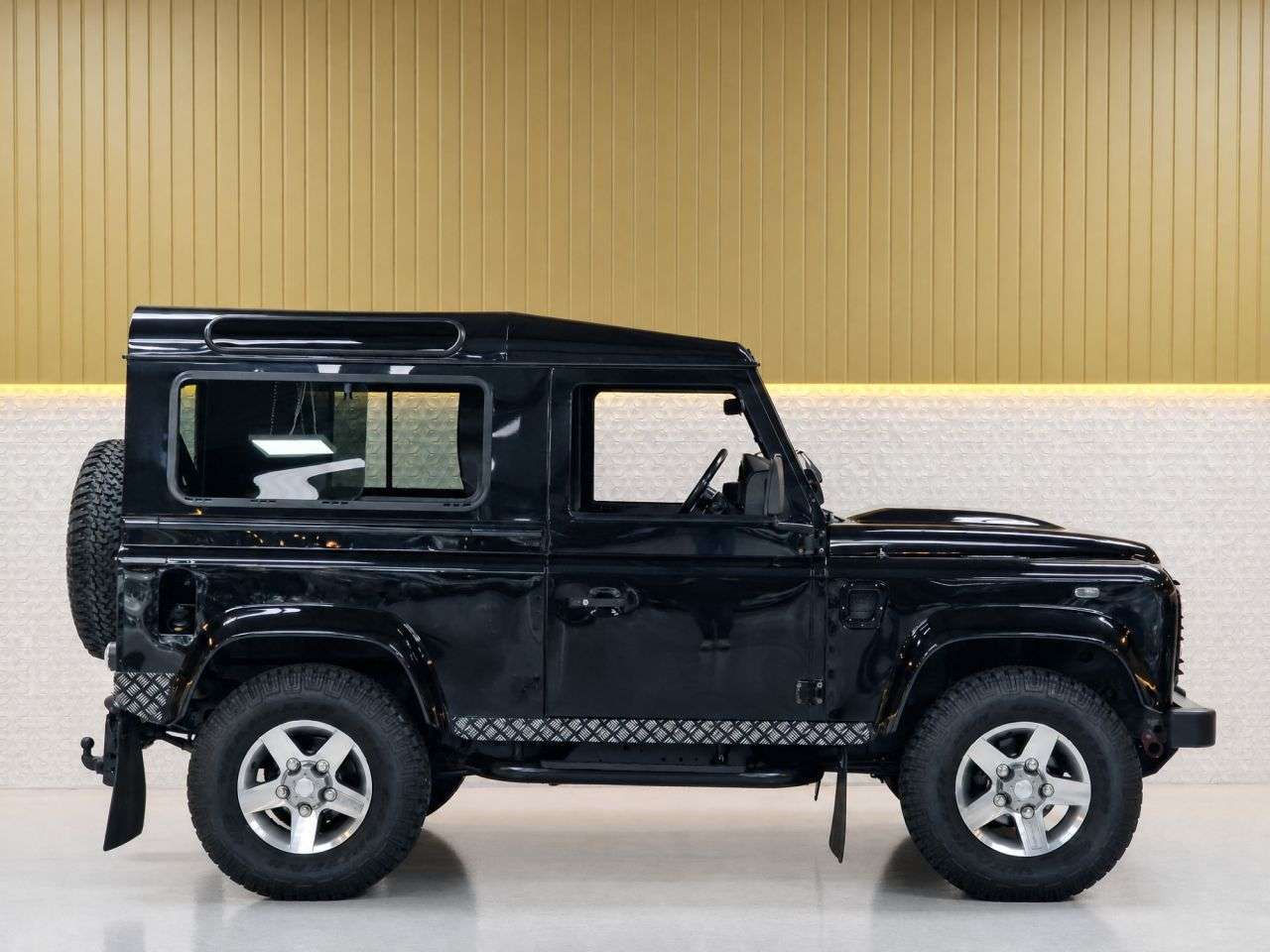 2015 LAND ROVER DEFENDER 90 2015 LAND ROVER DEFENDER 90