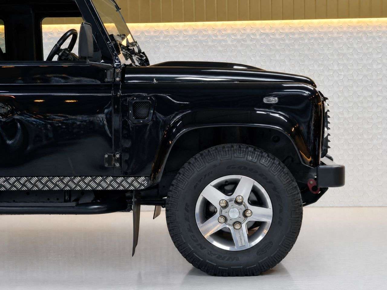 2015 LAND ROVER DEFENDER 90 2015 LAND ROVER DEFENDER 90