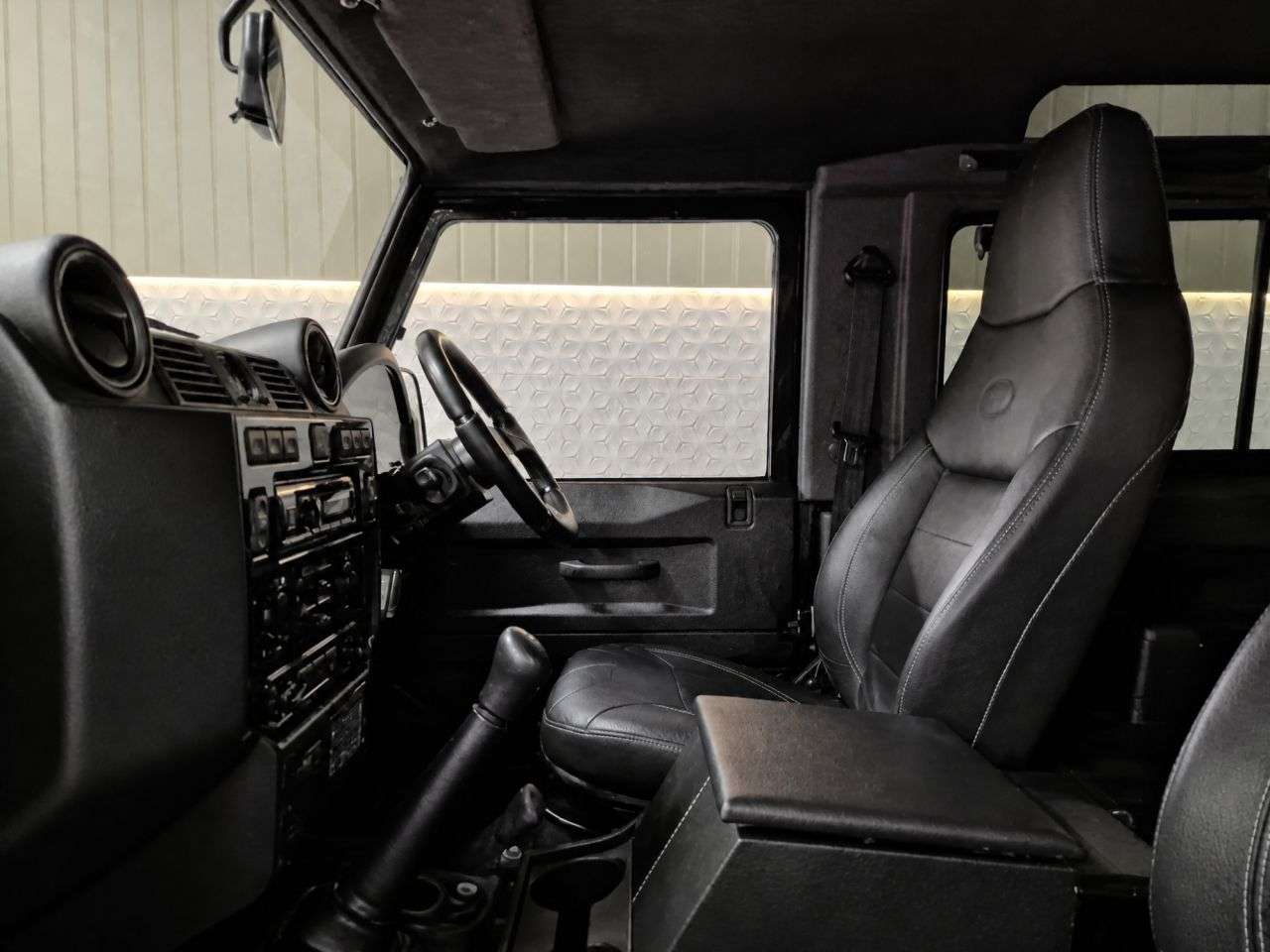 2015 LAND ROVER DEFENDER 90 2015 LAND ROVER DEFENDER 90