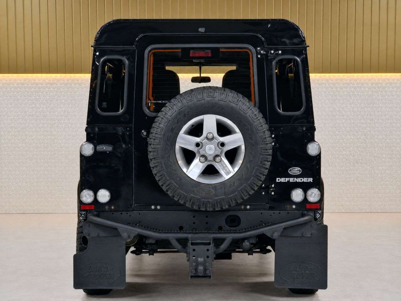 2015 LAND ROVER DEFENDER 90 2015 LAND ROVER DEFENDER 90