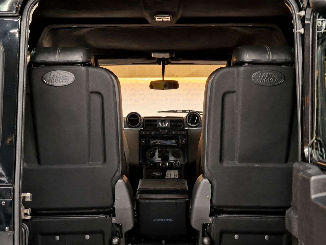 2015 LAND ROVER DEFENDER 90 2015 LAND ROVER DEFENDER 90