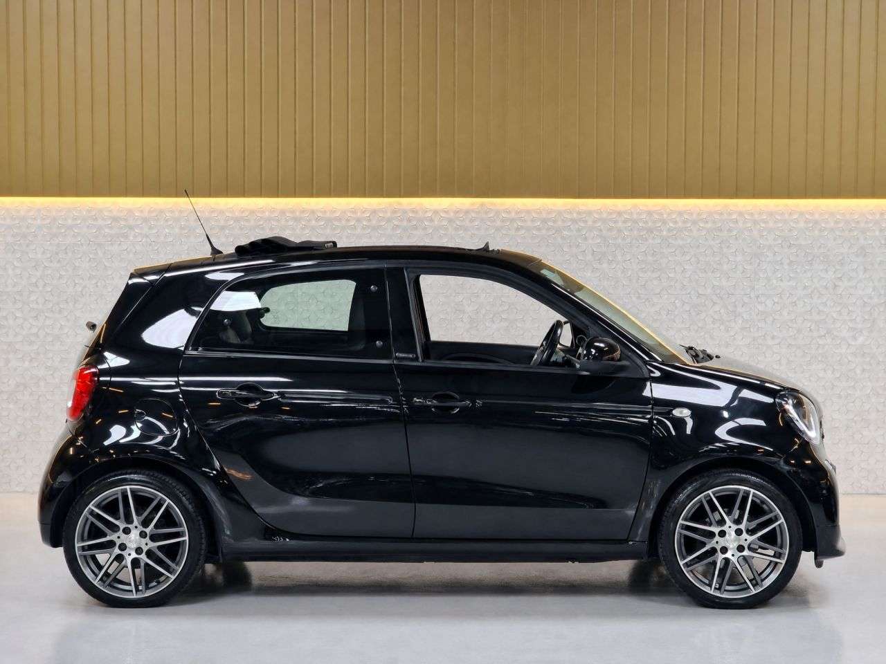 2017 SMART FORFOUR 2017 SMART FORFOUR