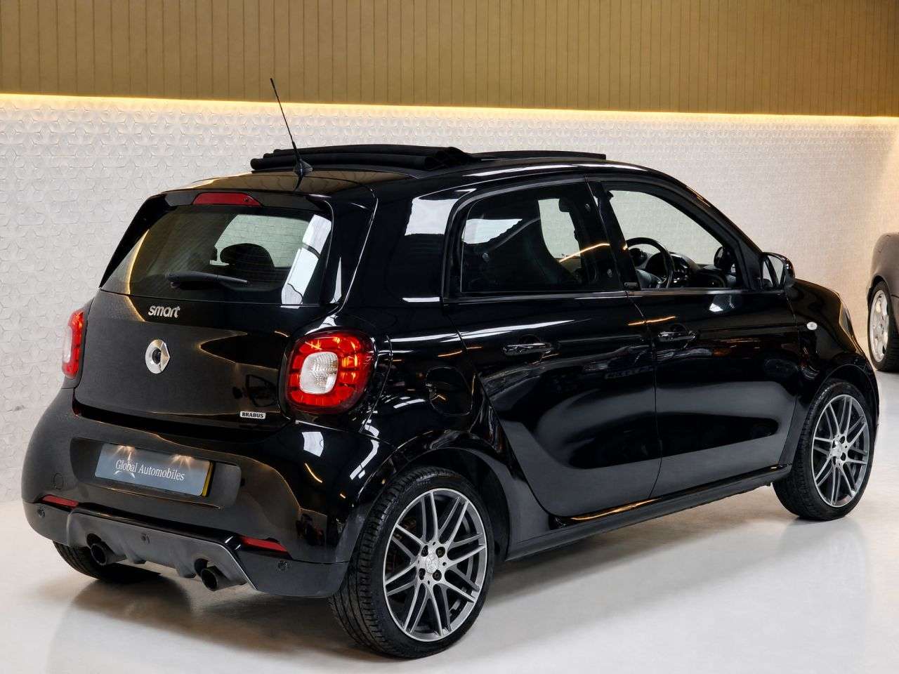 2017 SMART FORFOUR 2017 SMART FORFOUR