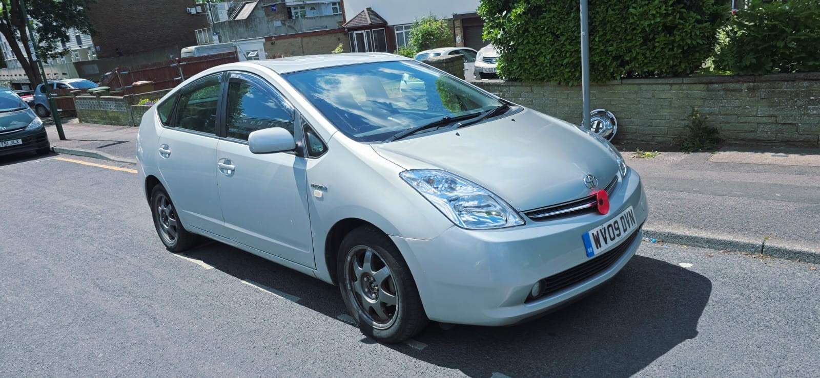 A 2009 TOYOTA PRIUS 1.5 T4 Hatchback 5dr Petrol Hybrid CVT (104 g/km, 76 bhp) A 2009 TOYOTA PRIUS 1.5 T4 Hatchback 5dr Petrol Hybrid CVT (104 g/km, 76 bhp)