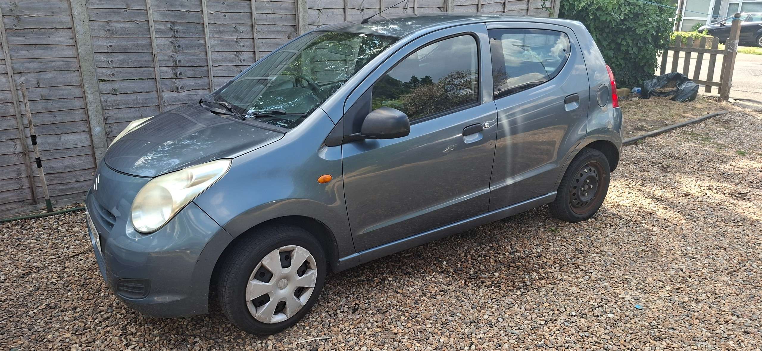 A 2009 SUZUKI ALTO 1.0 12V SZ3 Hatchback 5dr Petrol Manual Euro 5 (68 ps) A 2009 SUZUKI ALTO 1.0 12V SZ3 Hatchback 5dr Petrol Manual Euro 5 (68 ps)