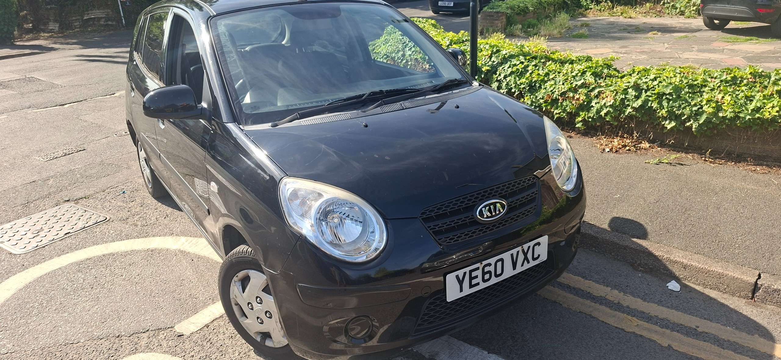 A 2010 KIA PICANTO 1.0 1 Hatchback 5dr Petrol Manual (114 g/km, 60 bhp) A 2010 KIA PICANTO 1.0 1 Hatchback 5dr Petrol Manual (114 g/km, 60 bhp)