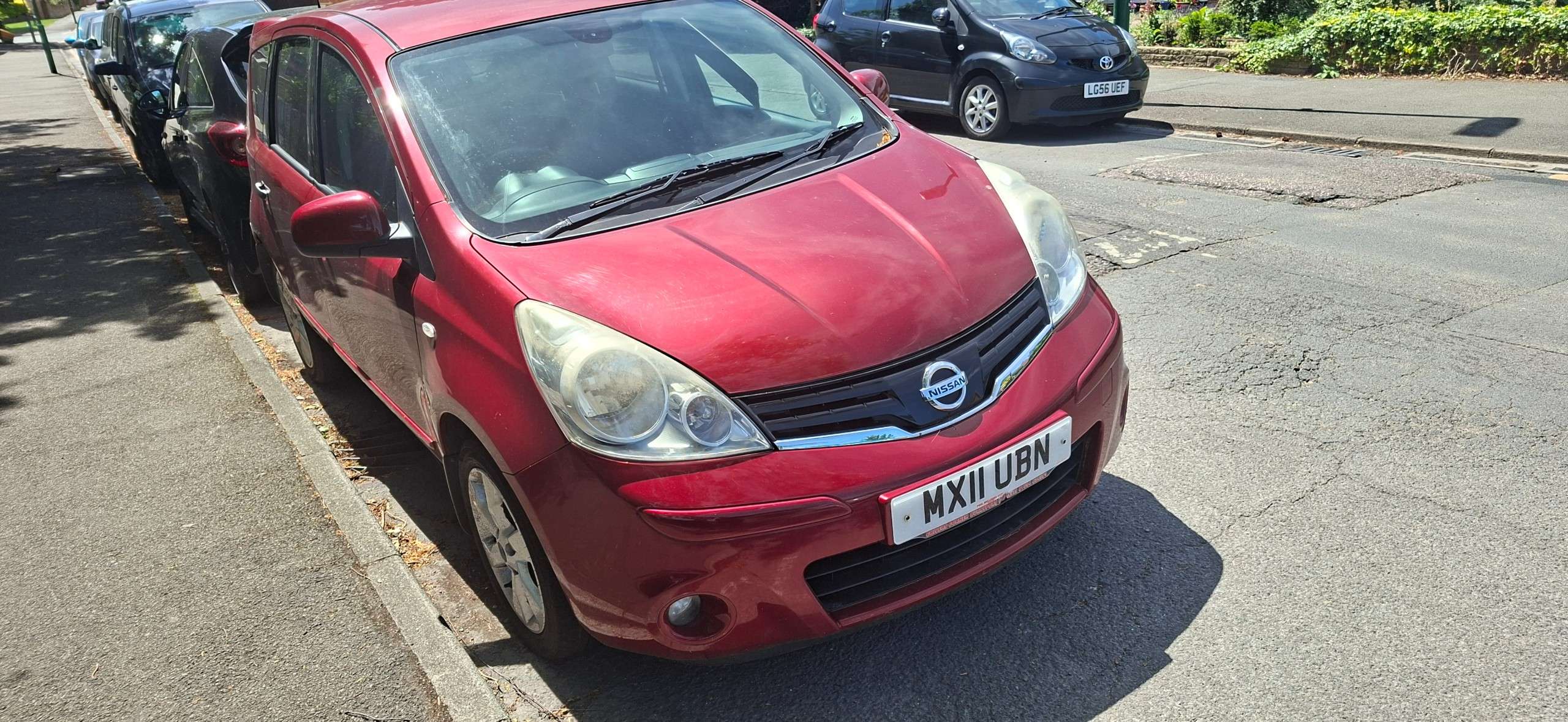 A 2011 NISSAN NOTE 1.6 16V Tekna Hatchback 5dr Petrol Manual Euro 5 (110 ps) A 2011 NISSAN NOTE 1.6 16V Tekna Hatchback 5dr Petrol Manual Euro 5 (110 ps)