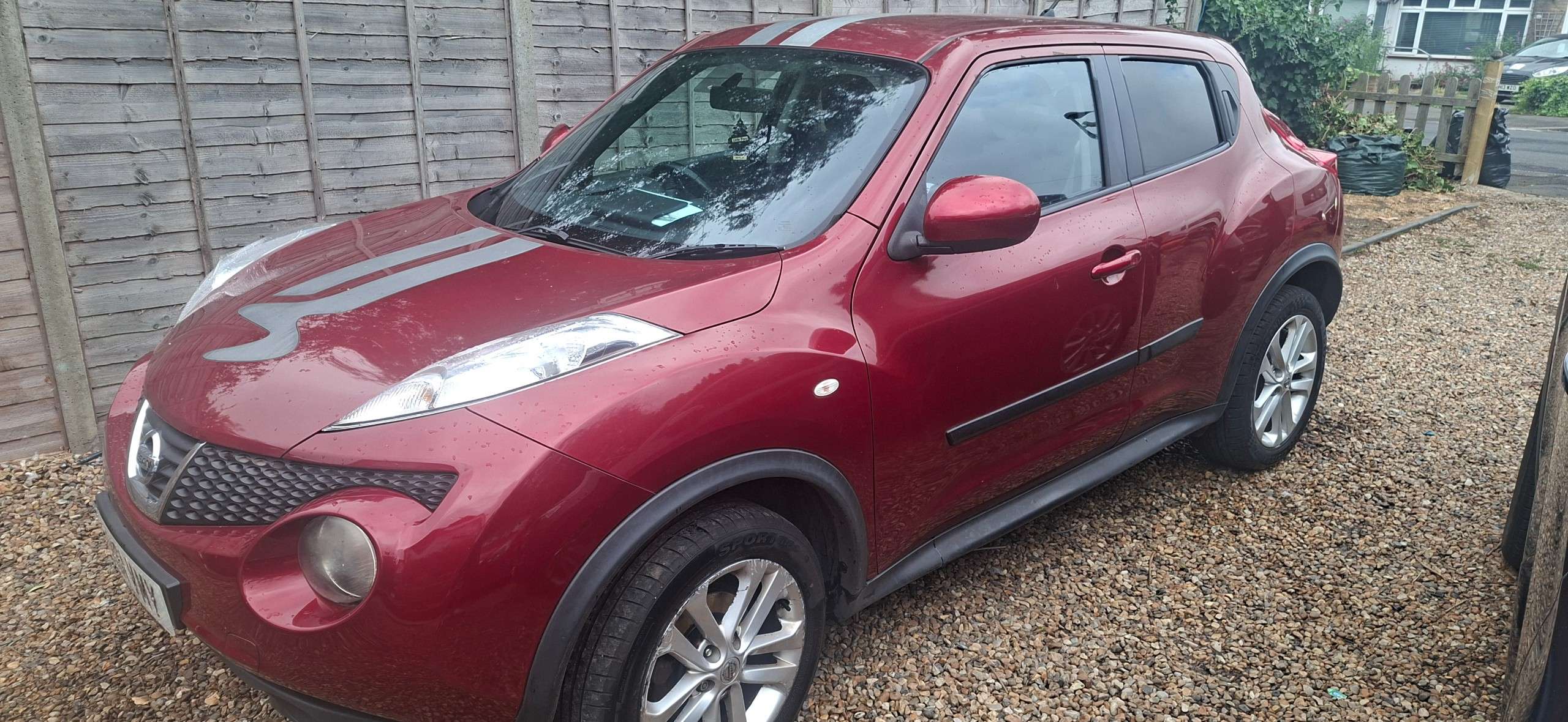 A 2011 NISSAN JUKE 1.6 Acenta SUV 5dr Petrol Manual Euro 5 (117 ps) A 2011 NISSAN JUKE 1.6 Acenta SUV 5dr Petrol Manual Euro 5 (117 ps)