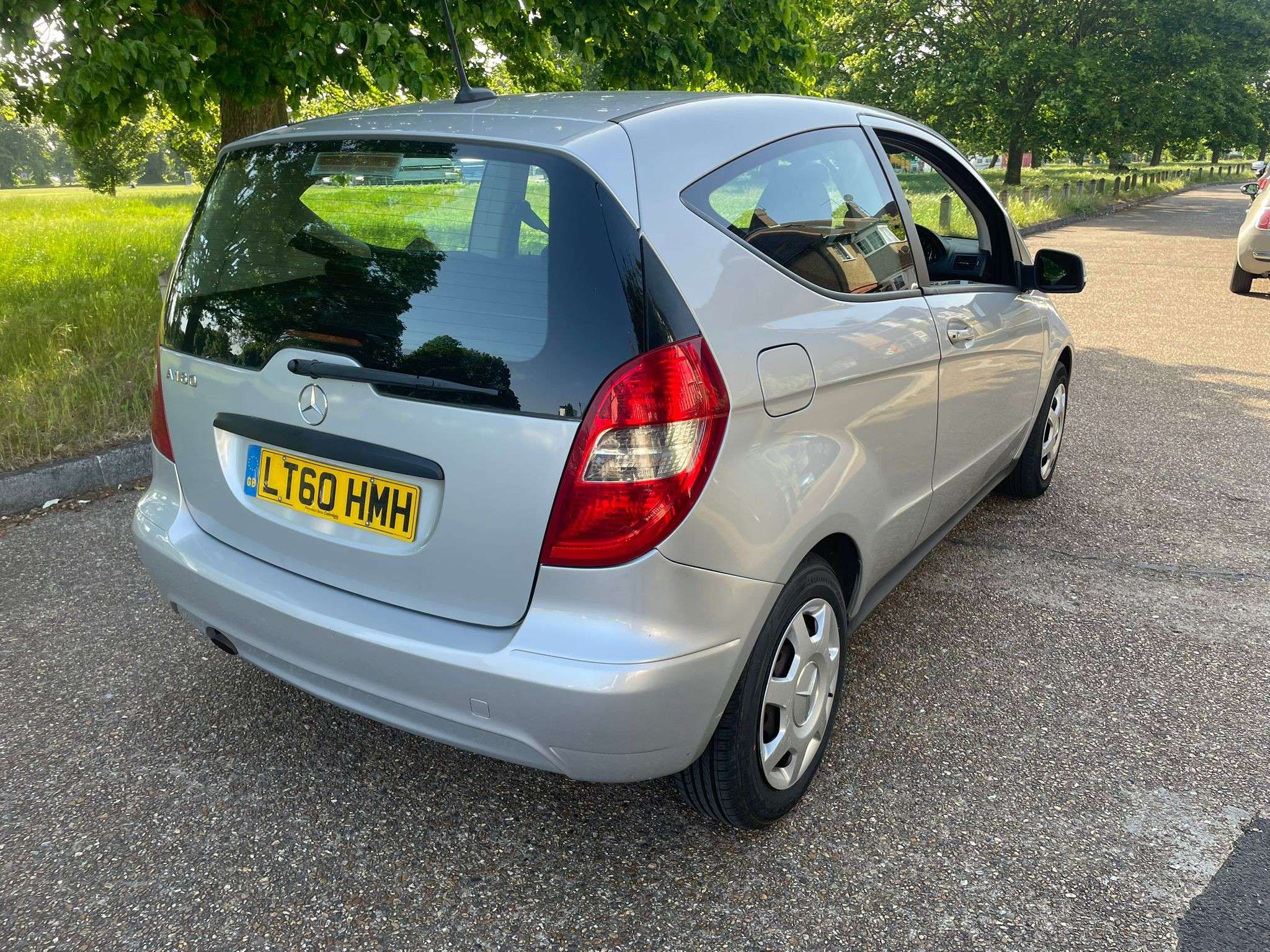 A 2010 MERCEDES-BENZ A CLASS 1.5 A160 BlueEfficiency Classic SE Hatchback 3dr Petrol Manual (139 g/km, 95 bhp) A 2010 MERCEDES-BENZ A CLASS 1.5 A160 BlueEfficiency Classic SE Hatchback 3dr Petrol Manual (139 g/km, 95 bhp)