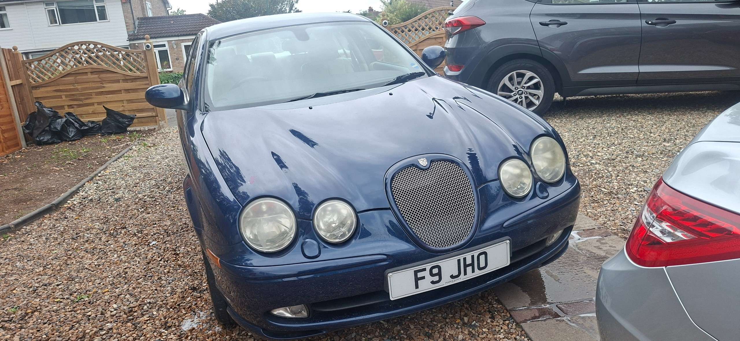 A 2004 JAGUAR S-TYPE 2.5 V6 Sport Plus Saloon 4dr Petrol Automatic (249 g/km, 201 bhp) A 2004 JAGUAR S-TYPE 2.5 V6 Sport Plus Saloon 4dr Petrol Automatic (249 g/km, 201 bhp)