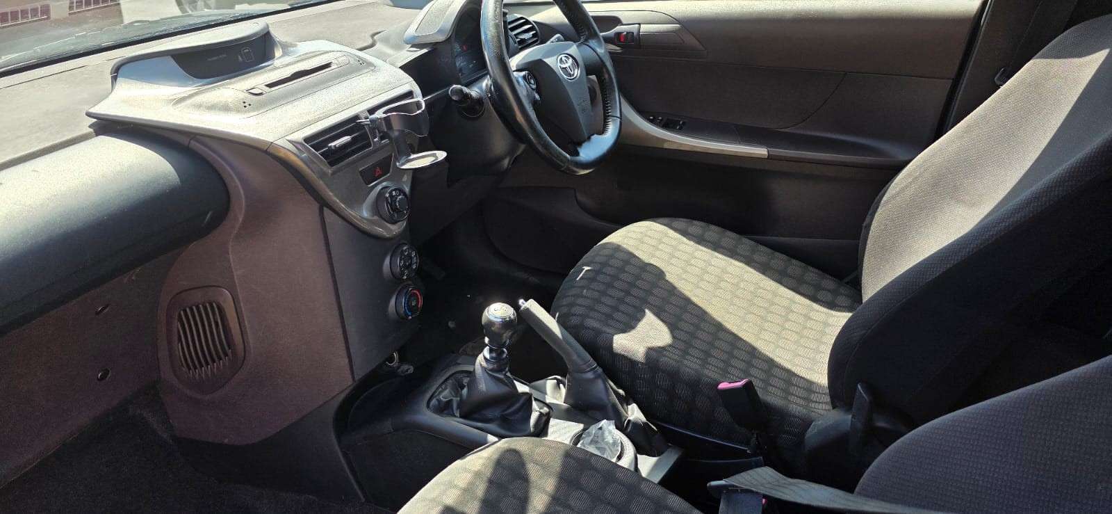 2009 TOYOTA IQ 2009 TOYOTA IQ