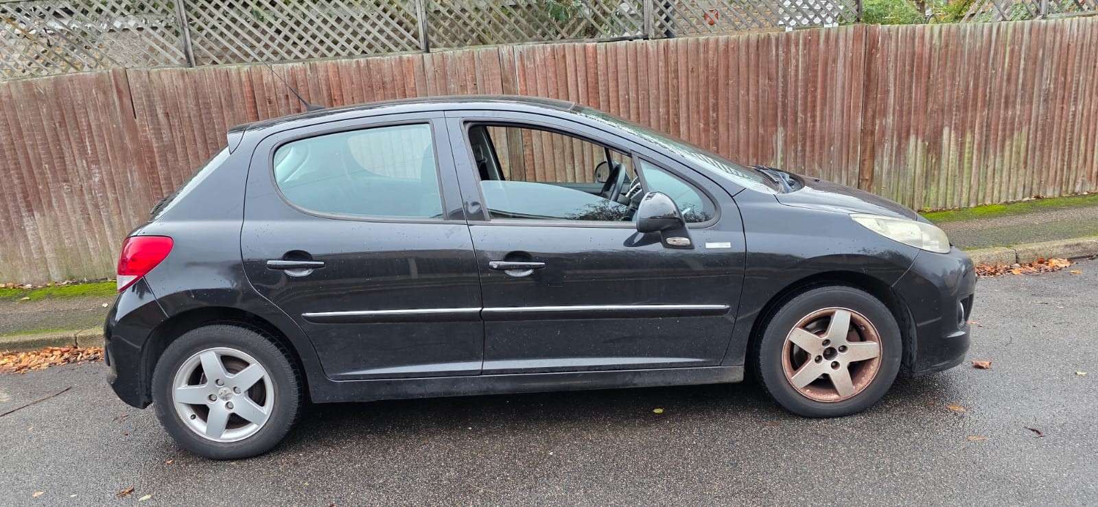 2010 PEUGEOT 207 2010 PEUGEOT 207