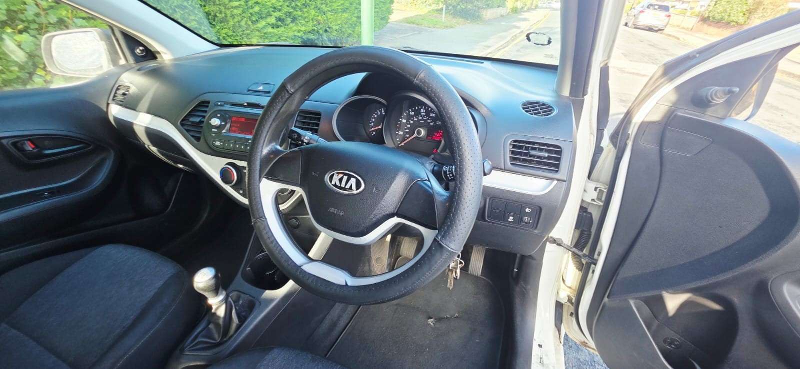 A 2013 KIA PICANTO 1.0 1 Hatchback 5dr Petrol Manual Euro 5 (68 bhp) A 2013 KIA PICANTO 1.0 1 Hatchback 5dr Petrol Manual Euro 5 (68 bhp)