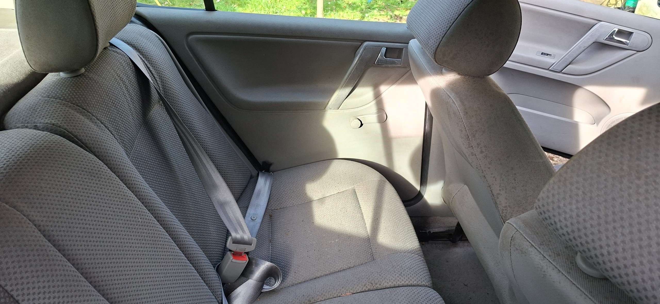 A 2001 VOLKSWAGEN POLO 1.4 Match Limited Edition Hatchback 5dr Petrol Automatic (187 g/km, 60 bhp) A 2001 VOLKSWAGEN POLO 1.4 Match Limited Edition Hatchback 5dr Petrol Automatic (187 g/km, 60 bhp)