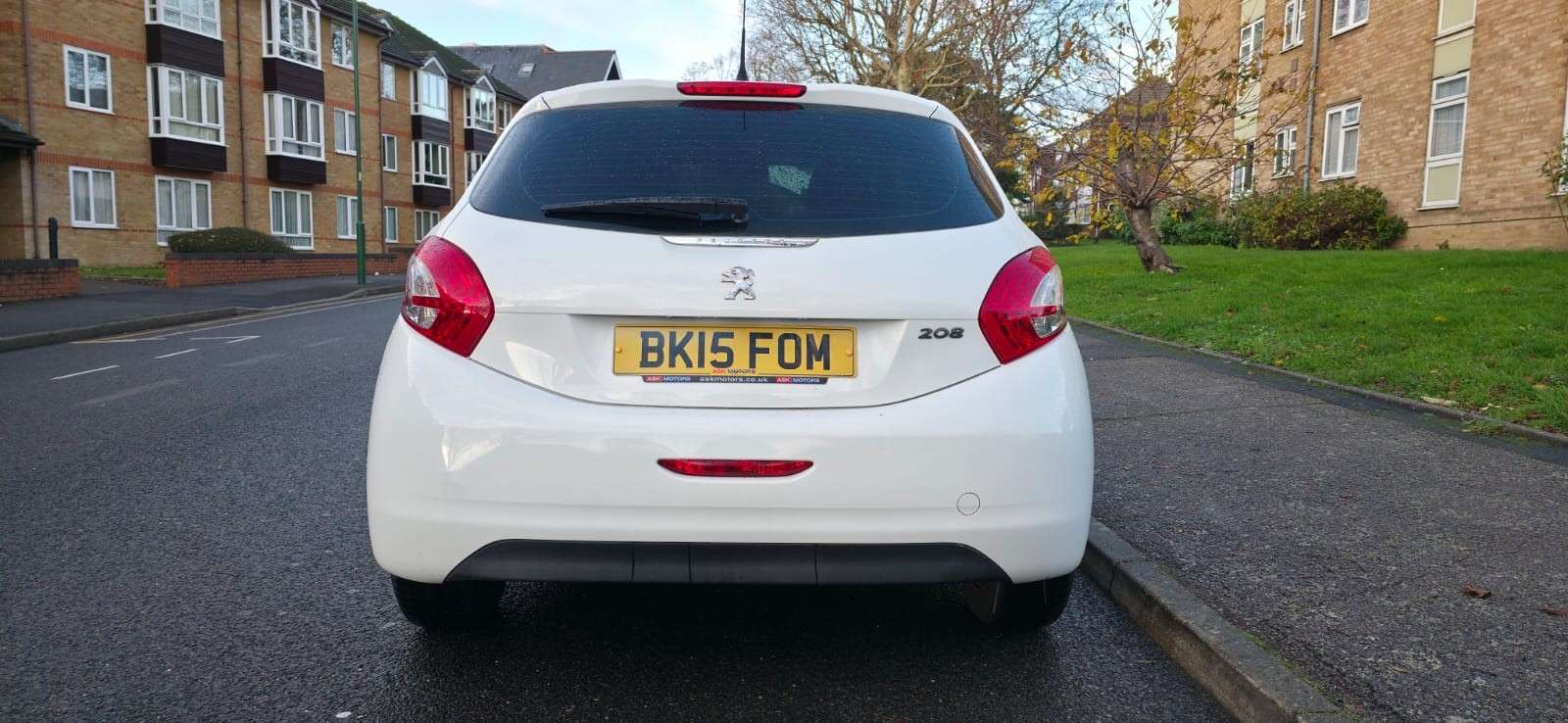 2015 PEUGEOT 208 2015 PEUGEOT 208