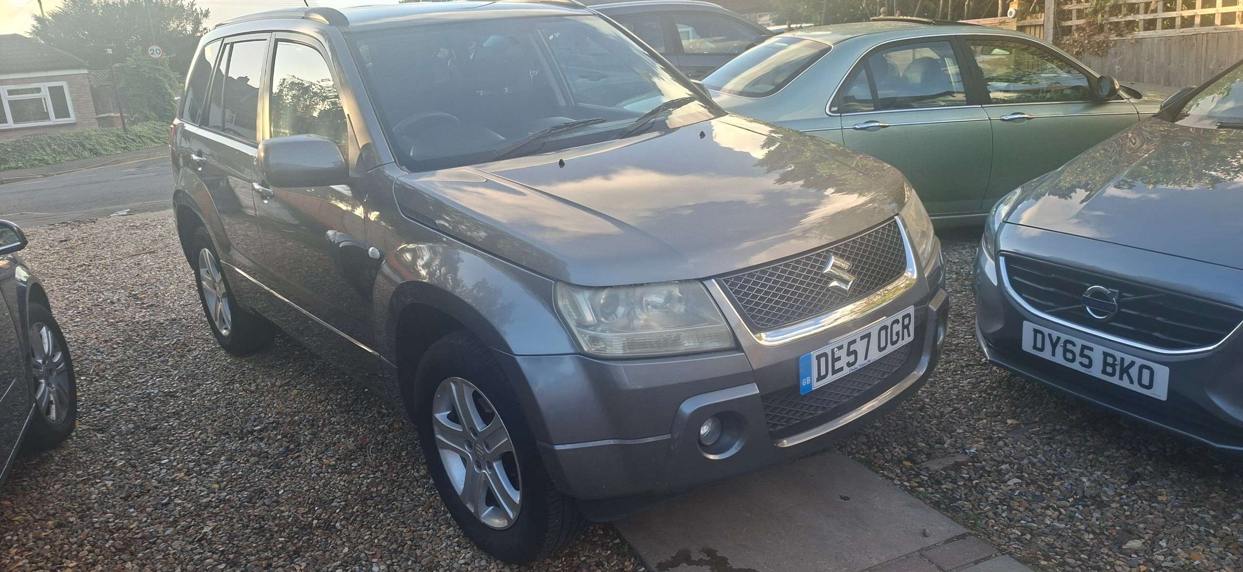 A 2007 SUZUKI GRAND VITARA 2.0 16V SUV 5dr Petrol Manual 4WD Euro 4 (140 ps) A 2007 SUZUKI GRAND VITARA 2.0 16V SUV 5dr Petrol Manual 4WD Euro 4 (140 ps)