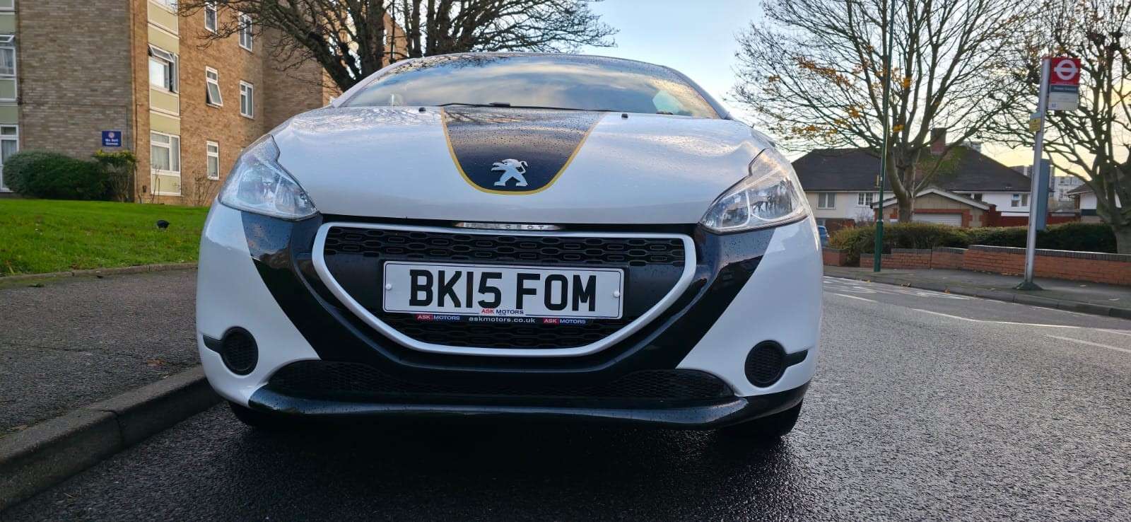 A 2015 PEUGEOT 208 1.0 VTi PureTech Access+ Hatchback 3dr Petrol Manual Euro 5 (68 ps) A 2015 PEUGEOT 208 1.0 VTi PureTech Access+ Hatchback 3dr Petrol Manual Euro 5 (68 ps)