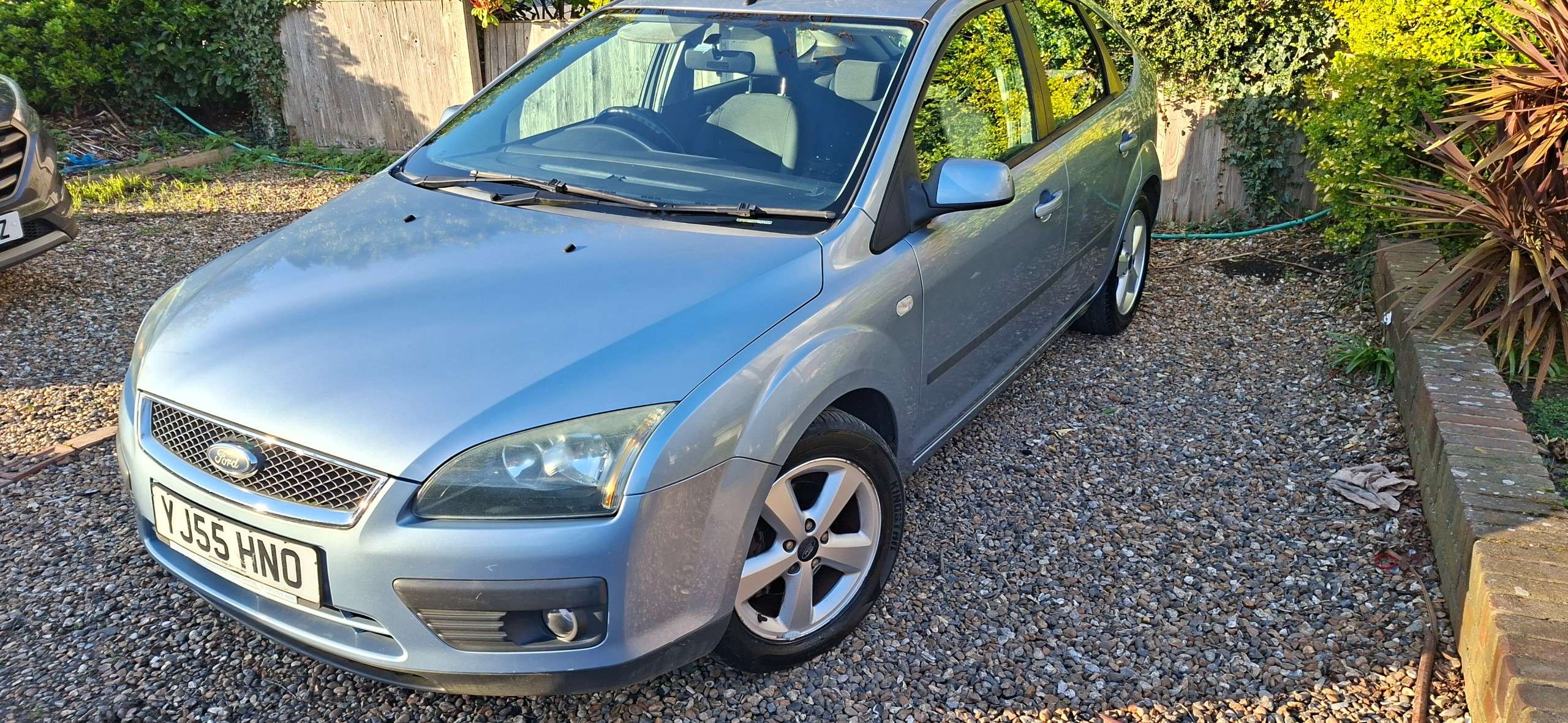 A 2006 FORD FOCUS A 2006 FORD FOCUS