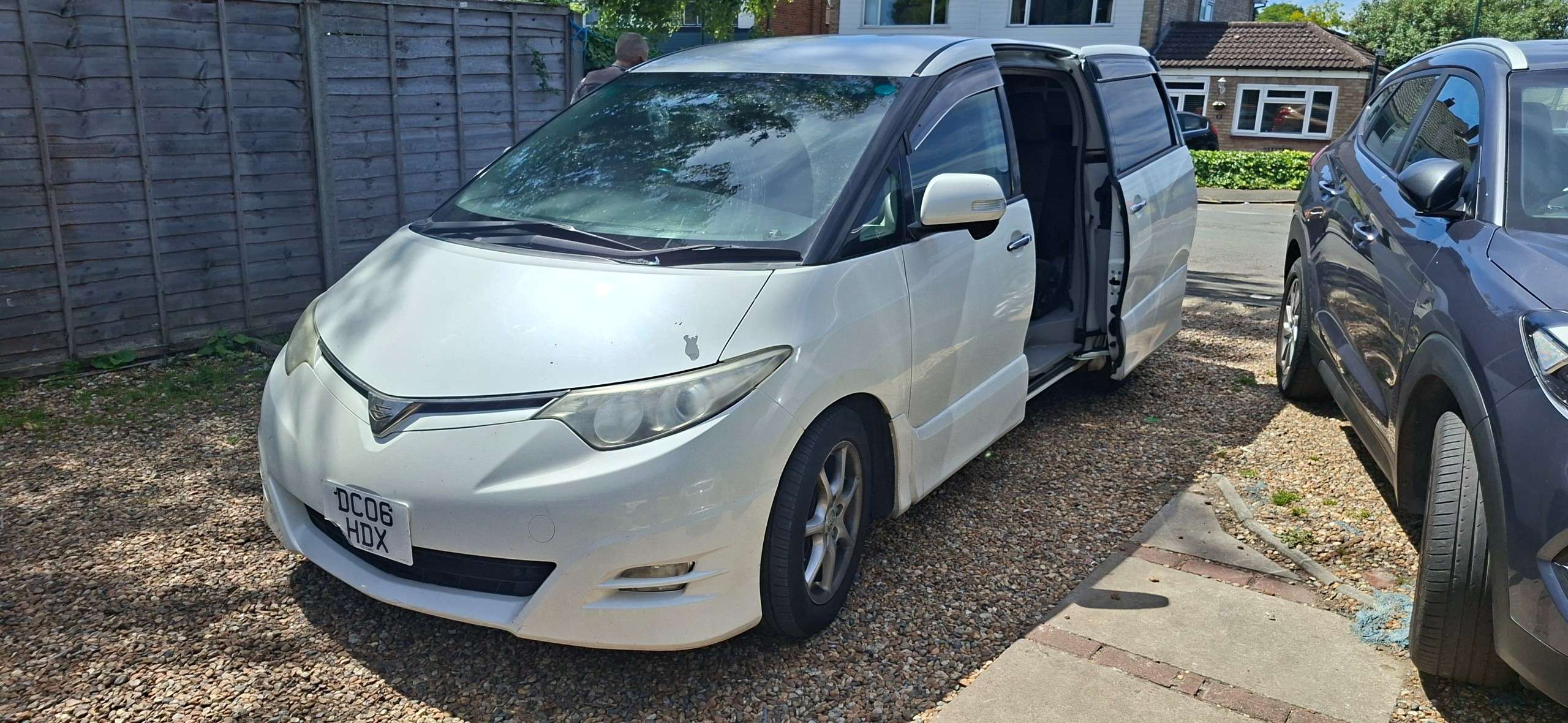 A 2006 TOYOTA ESTIMA Mpv 2300cc auto 8 seater A 2006 TOYOTA ESTIMA Mpv 2300cc auto 8 seater