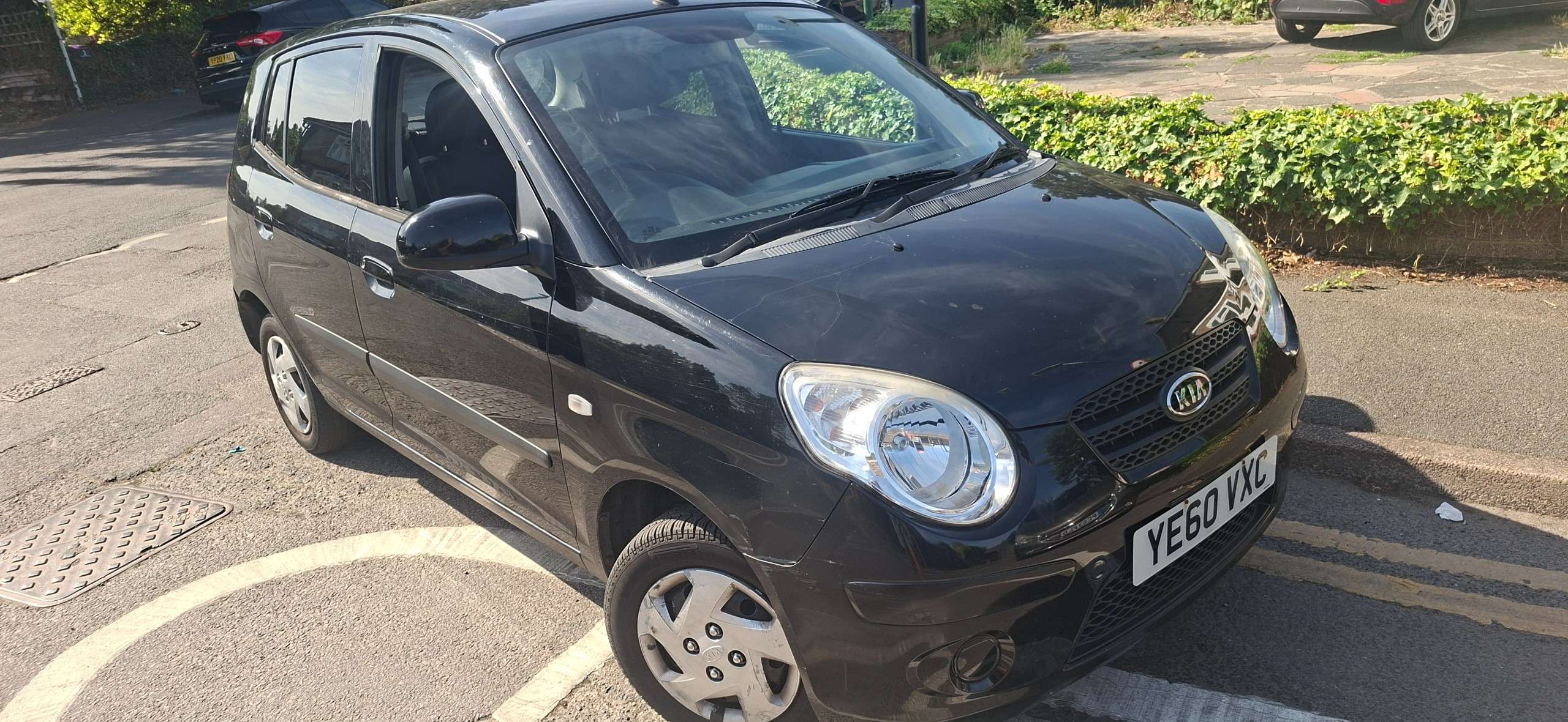 A 2010 KIA PICANTO 1.0 1 Hatchback 5dr Petrol Manual (114 g/km, 60 bhp) A 2010 KIA PICANTO 1.0 1 Hatchback 5dr Petrol Manual (114 g/km, 60 bhp)