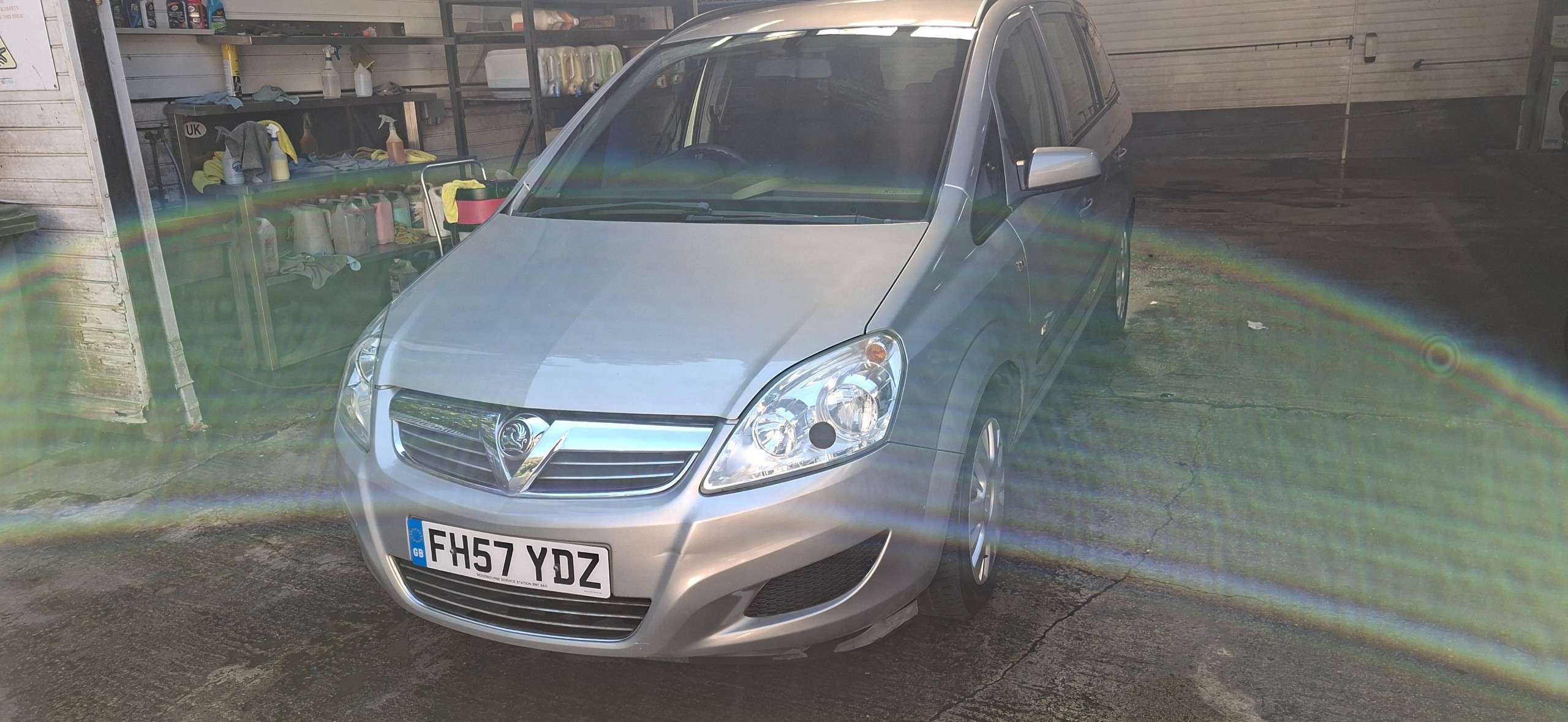 A 2008 VAUXHALL ZAFIRA 1.6 Life MPV 5dr Petrol Manual Euro 4 (105 ps) A 2008 VAUXHALL ZAFIRA 1.6 Life MPV 5dr Petrol Manual Euro 4 (105 ps)