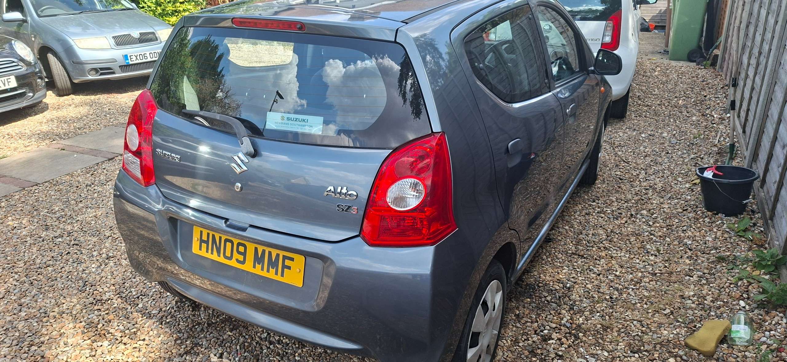 A 2009 SUZUKI ALTO 1.0 12V SZ3 Hatchback 5dr Petrol Manual Euro 5 (68 ps) A 2009 SUZUKI ALTO 1.0 12V SZ3 Hatchback 5dr Petrol Manual Euro 5 (68 ps)