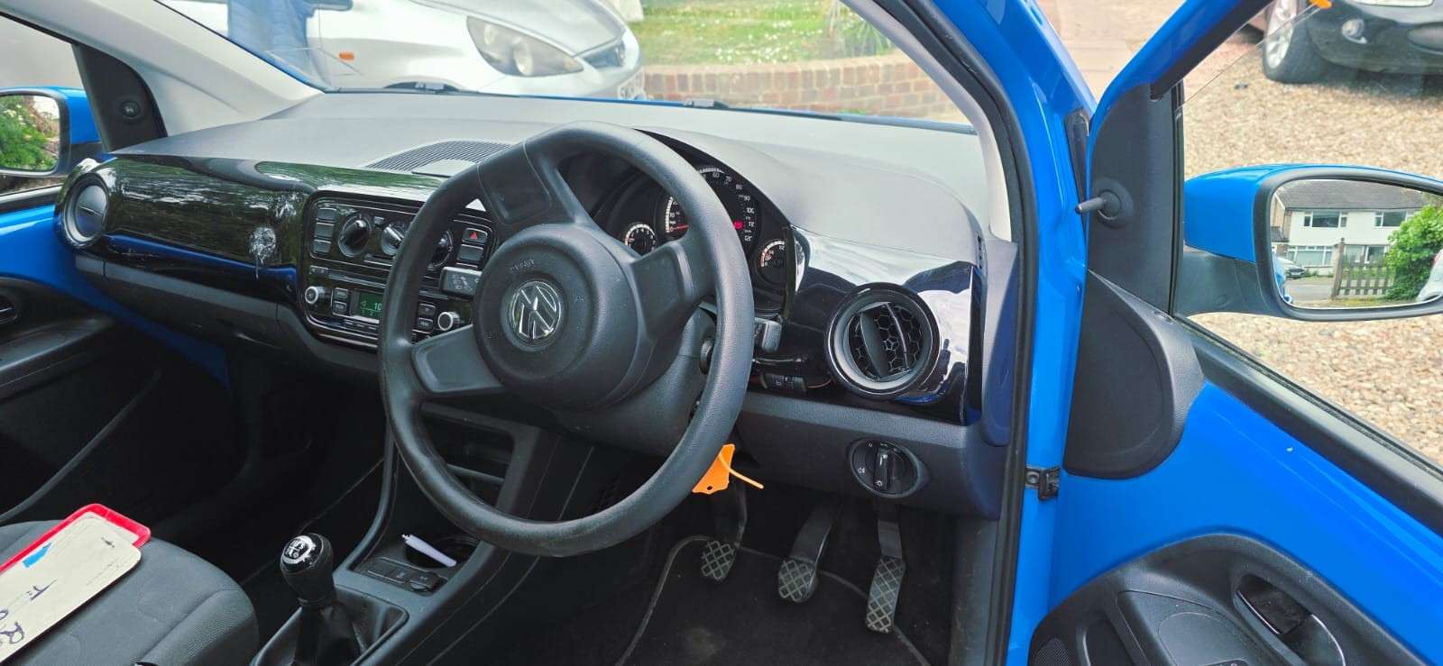 2015 VOLKSWAGEN UP! 2015 VOLKSWAGEN UP!