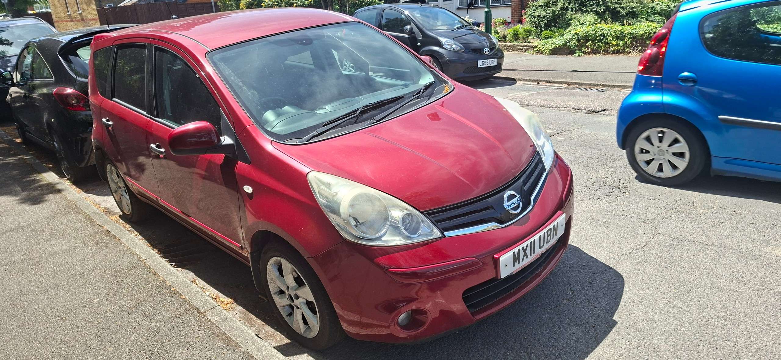 A 2011 NISSAN NOTE 1.6 16V Tekna Hatchback 5dr Petrol Manual Euro 5 (110 ps) A 2011 NISSAN NOTE 1.6 16V Tekna Hatchback 5dr Petrol Manual Euro 5 (110 ps)