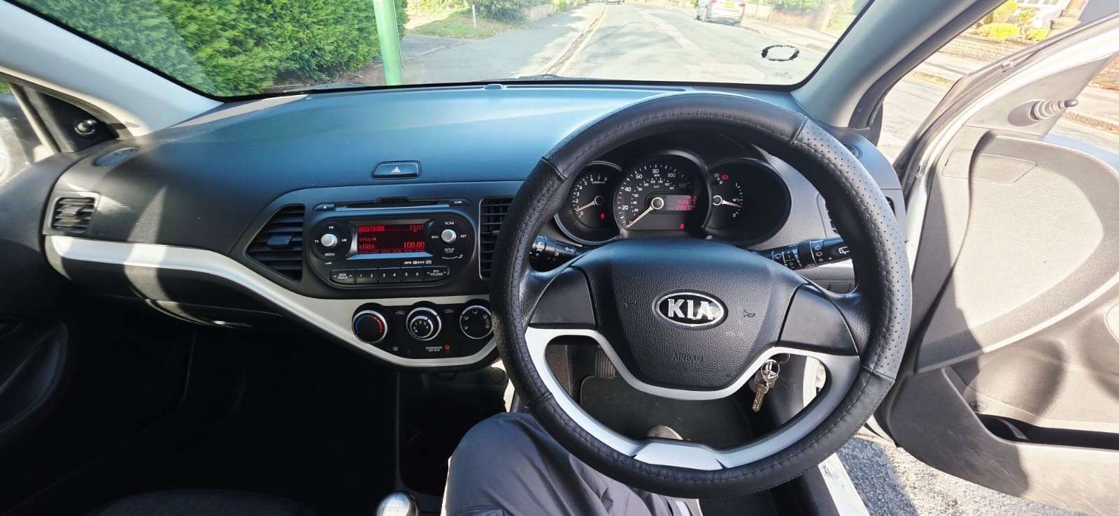 A 2013 KIA PICANTO 1.0 1 Hatchback 5dr Petrol Manual Euro 5 (68 bhp) A 2013 KIA PICANTO 1.0 1 Hatchback 5dr Petrol Manual Euro 5 (68 bhp)