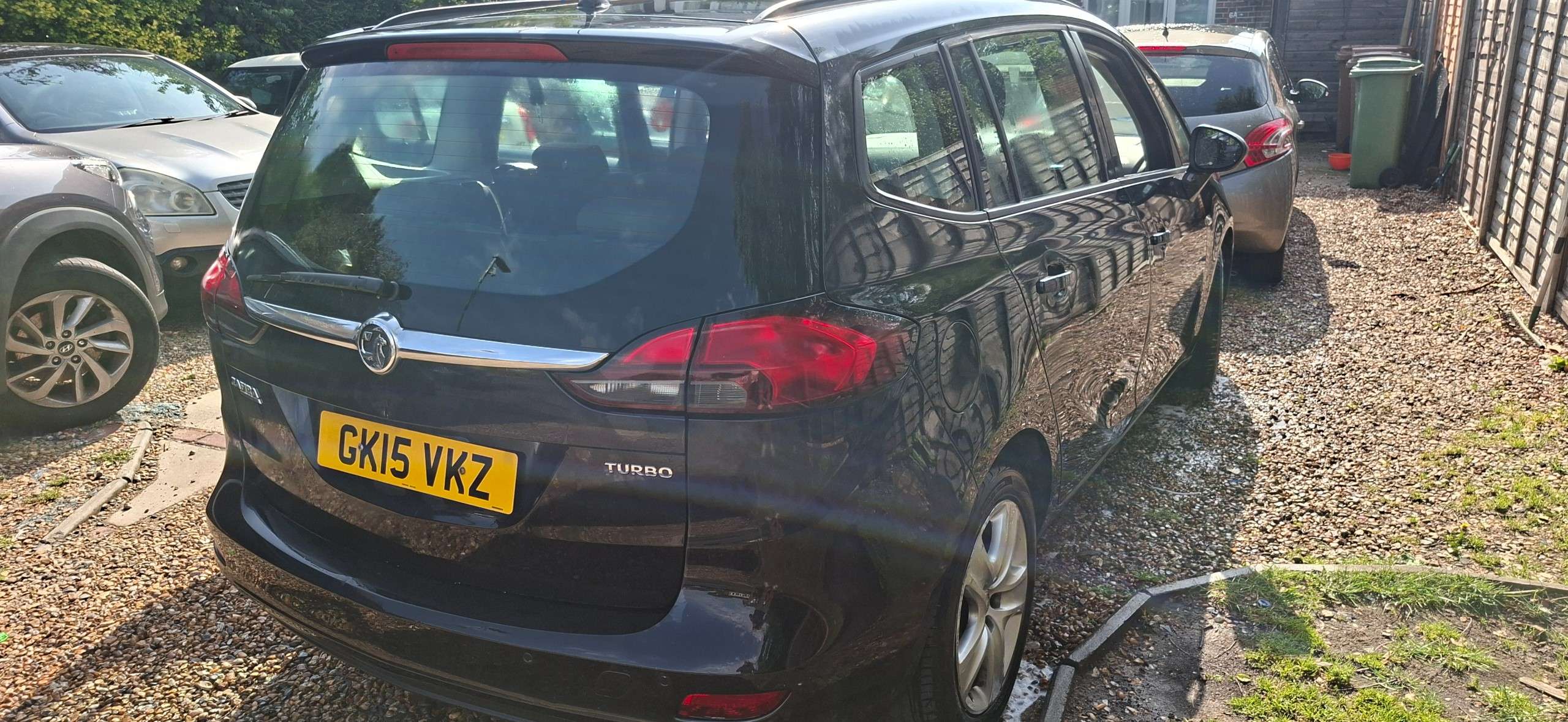 A 2015 VAUXHALL ZAFIRA TOURER 1.4i Turbo Exclusiv MPV 5dr Petrol Manual Euro 6 (140 ps) A 2015 VAUXHALL ZAFIRA TOURER 1.4i Turbo Exclusiv MPV 5dr Petrol Manual Euro 6 (140 ps)