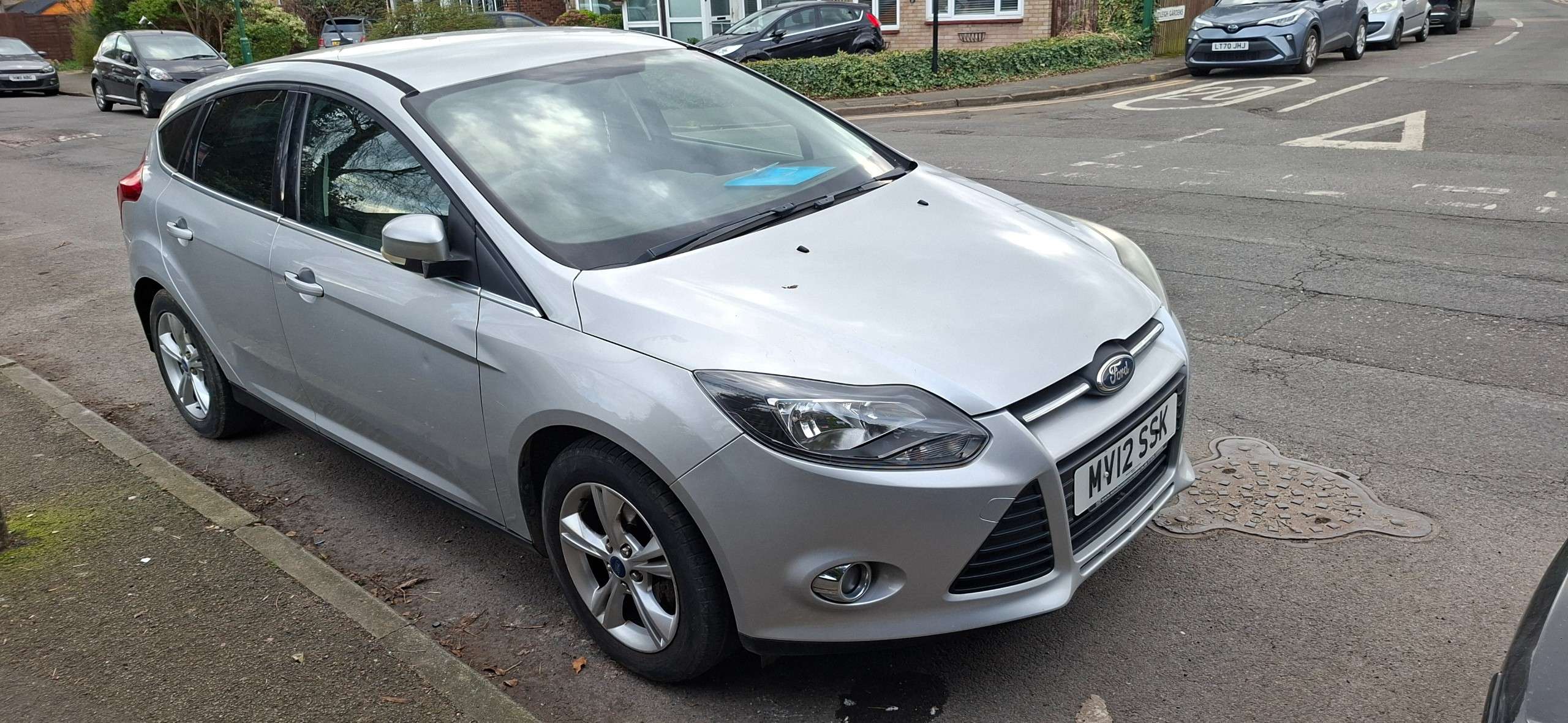 A 2012 FORD FOCUS 1.6 Zetec Hatchback 5dr Petrol Manual Euro 5 (105 ps) A 2012 FORD FOCUS 1.6 Zetec Hatchback 5dr Petrol Manual Euro 5 (105 ps)