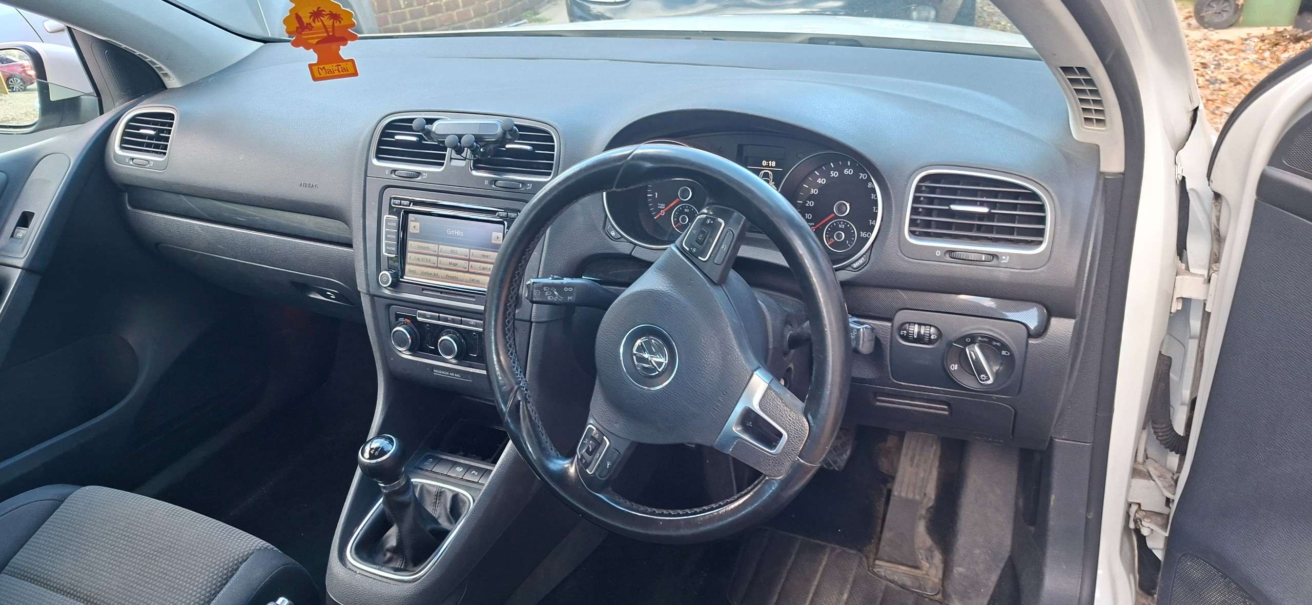 A 2011 VOLKSWAGEN GOLF 1.4 TSI Match Hatchback 3dr Petrol Manual Euro 5 (122 ps) A 2011 VOLKSWAGEN GOLF 1.4 TSI Match Hatchback 3dr Petrol Manual Euro 5 (122 ps)