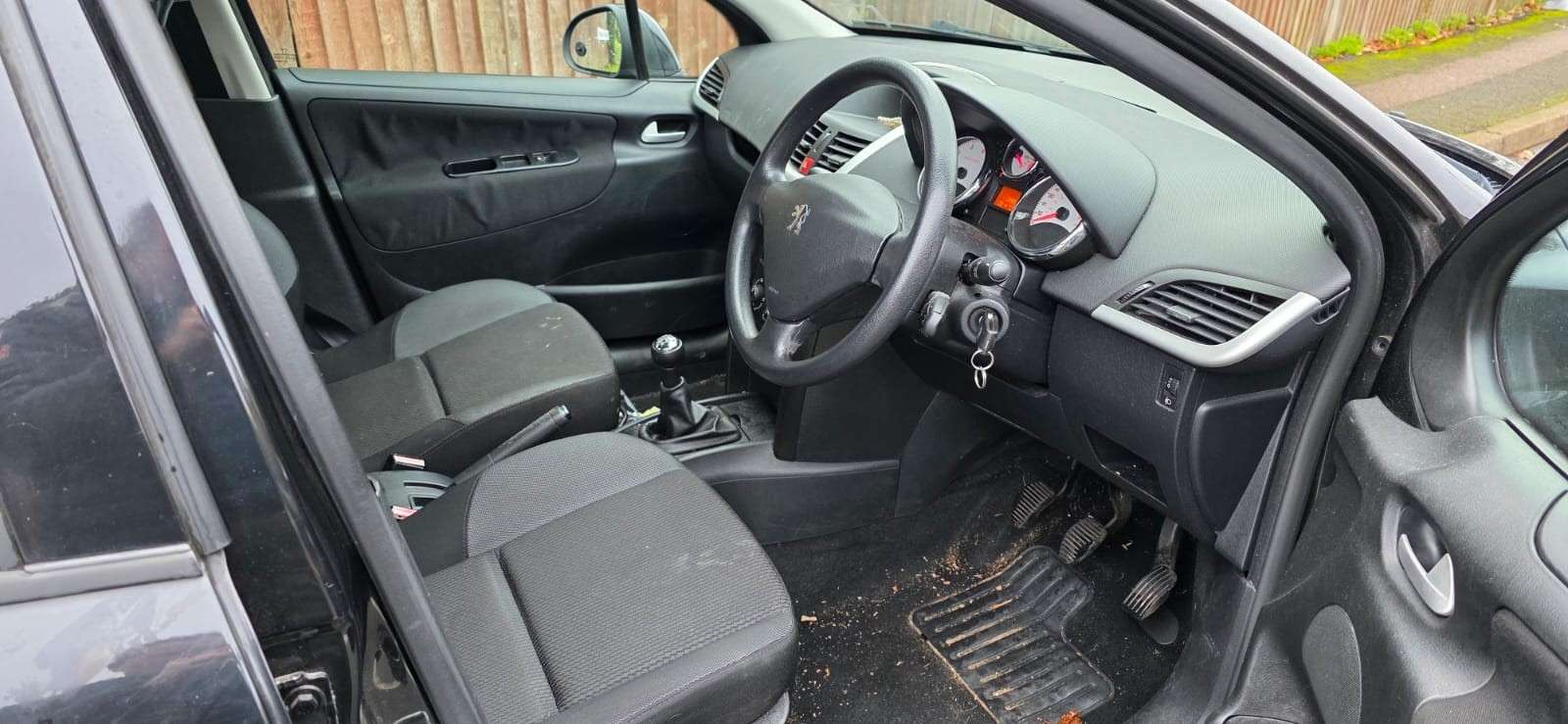 2010 PEUGEOT 207 2010 PEUGEOT 207