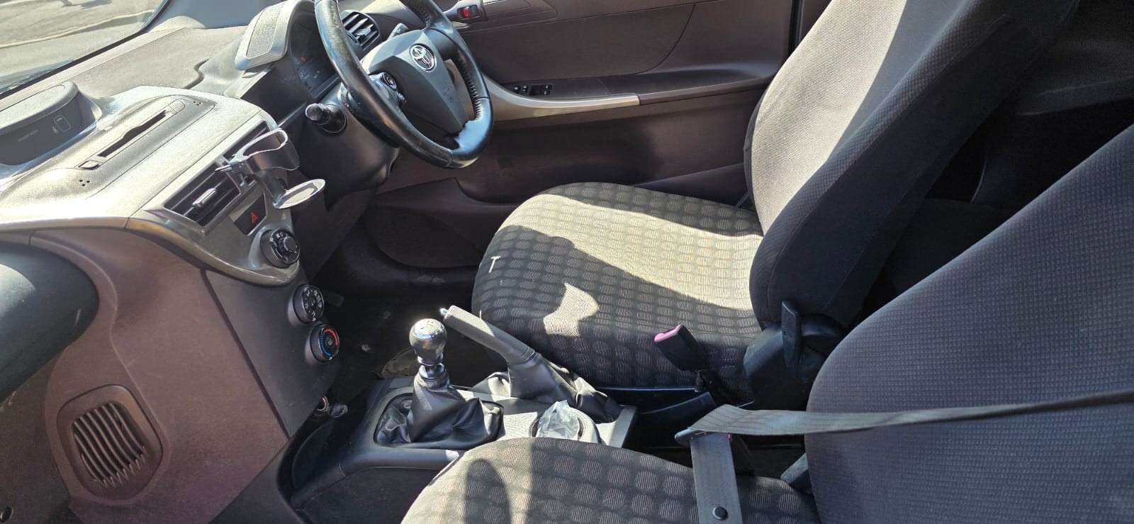 2009 TOYOTA IQ 2009 TOYOTA IQ