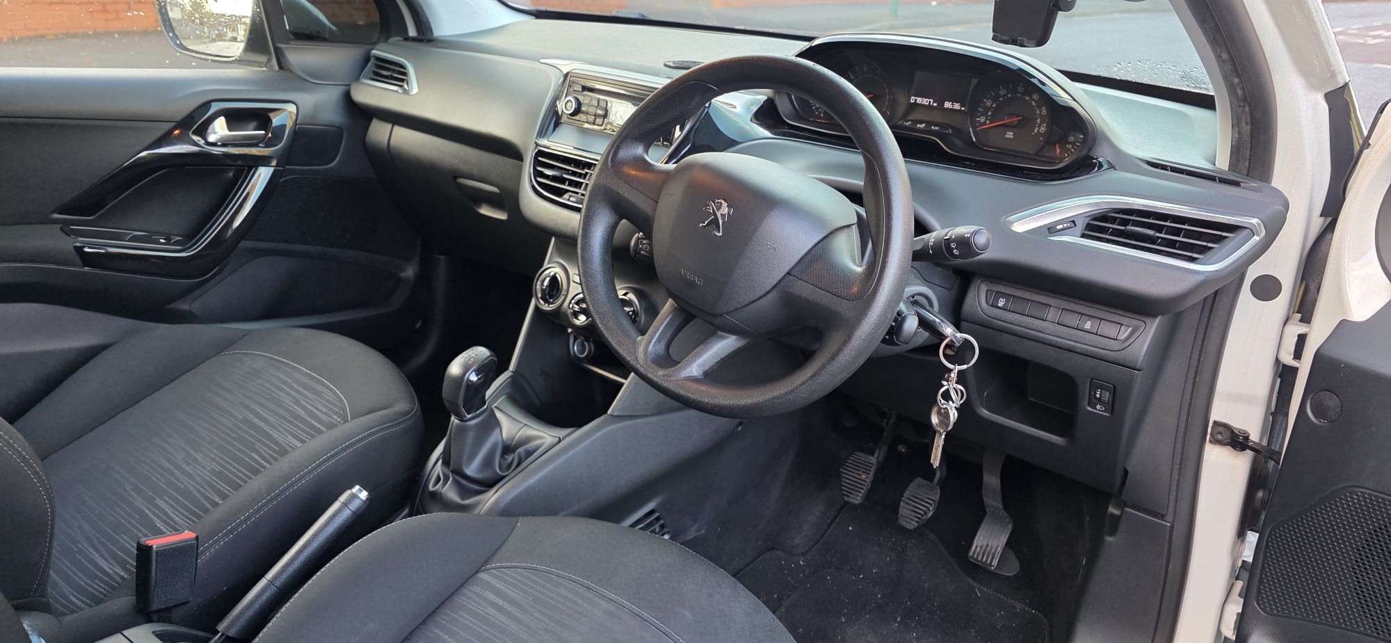 2015 PEUGEOT 208 2015 PEUGEOT 208