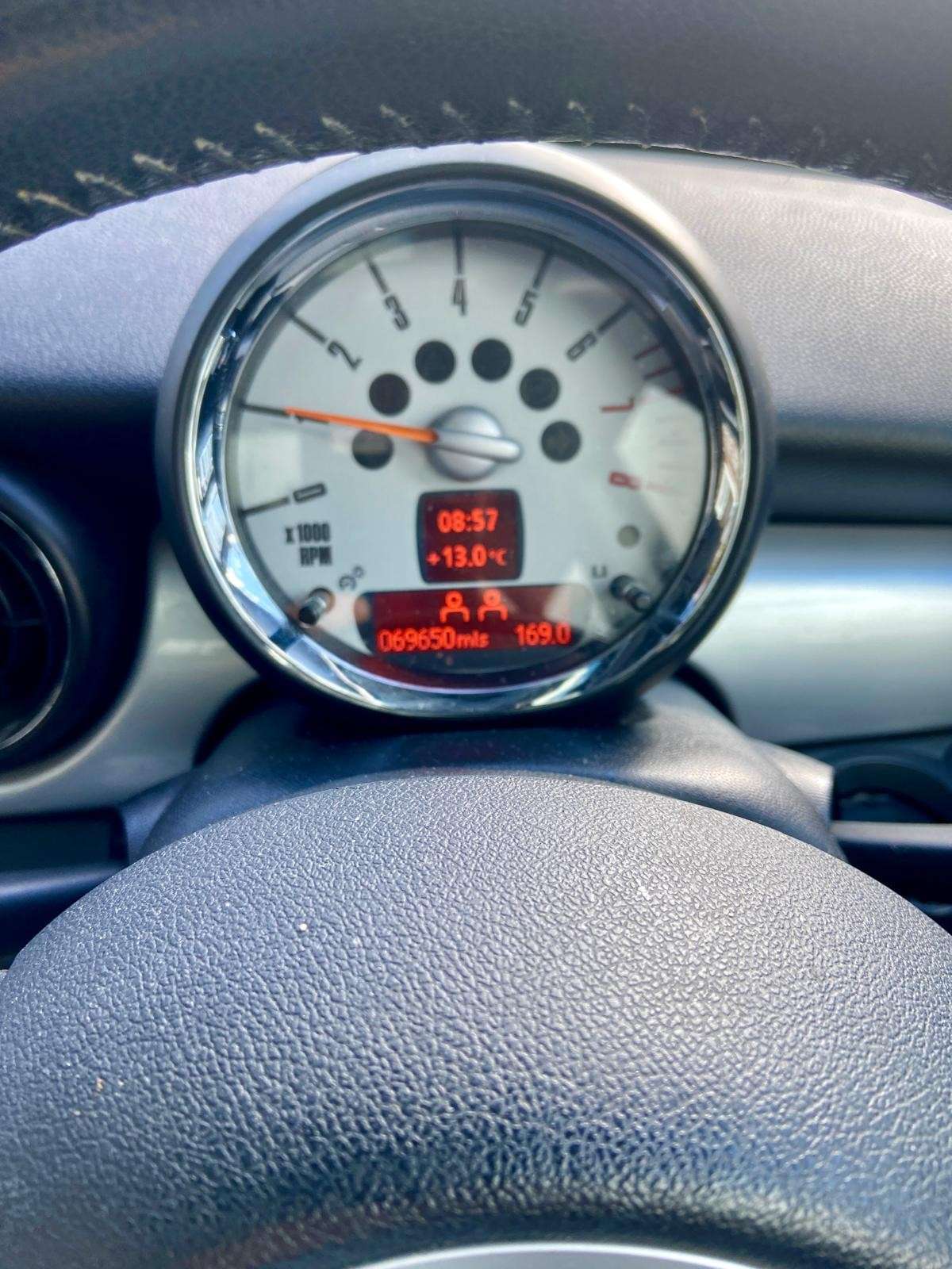 A 2007 MINI HATCH 1.6 Cooper S Hatchback 3dr Petrol Manual Euro 4 (175 ps) A 2007 MINI HATCH 1.6 Cooper S Hatchback 3dr Petrol Manual Euro 4 (175 ps)