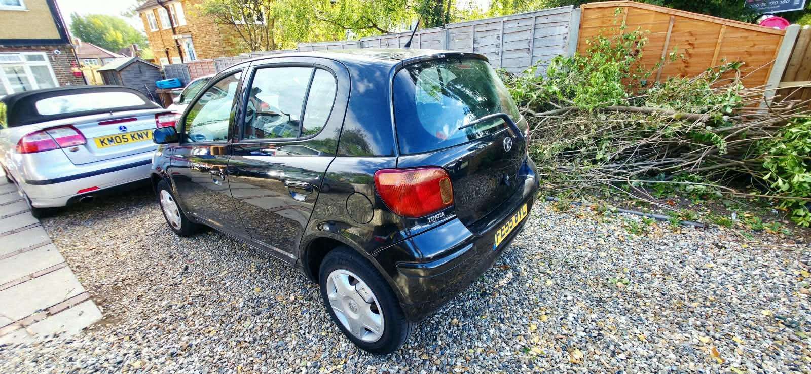 A 2005 TOYOTA YARIS 1.0 VVT-i Colour Collection Hatchback 5dr Petrol Manual (134 g/km, 67 bhp) A 2005 TOYOTA YARIS 1.0 VVT-i Colour Collection Hatchback 5dr Petrol Manual (134 g/km, 67 bhp)