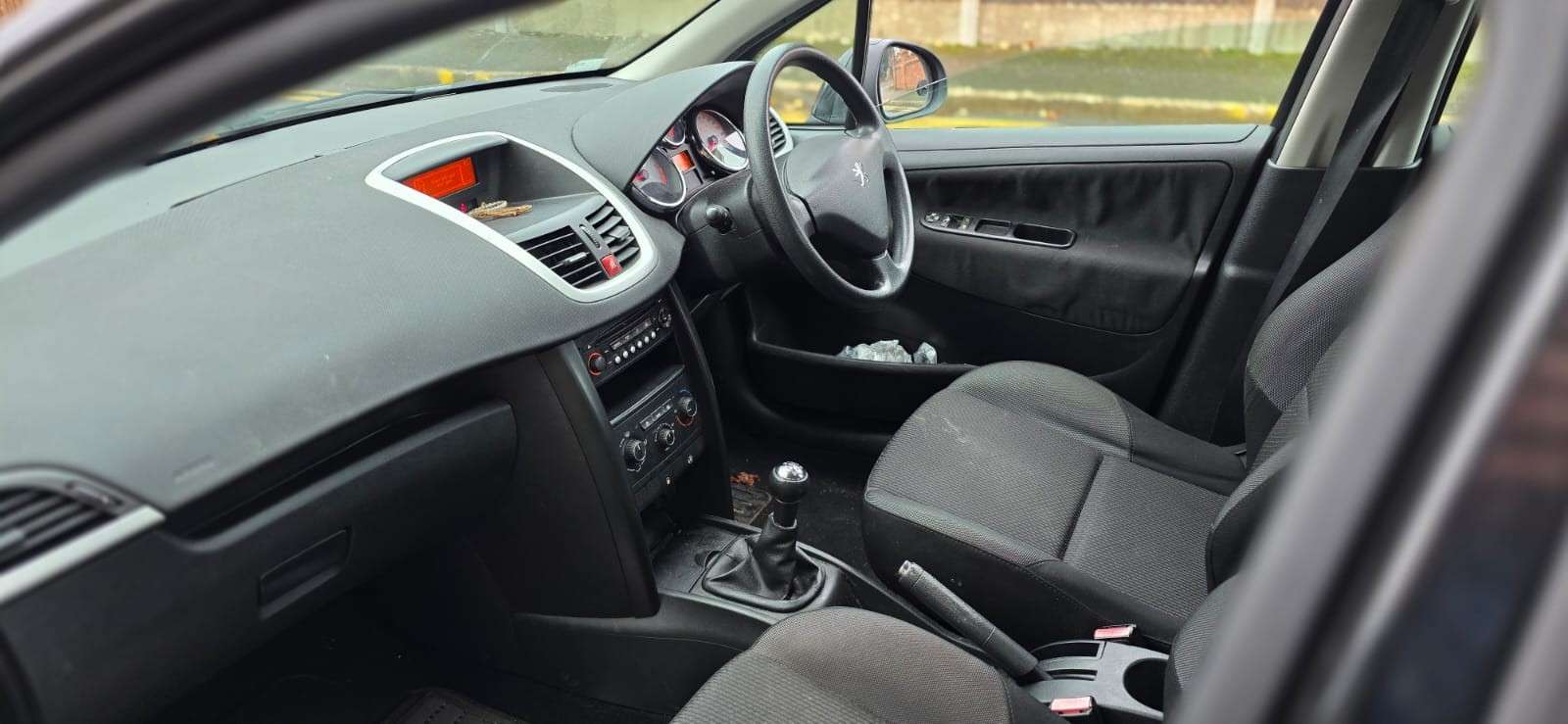 2010 PEUGEOT 207 2010 PEUGEOT 207