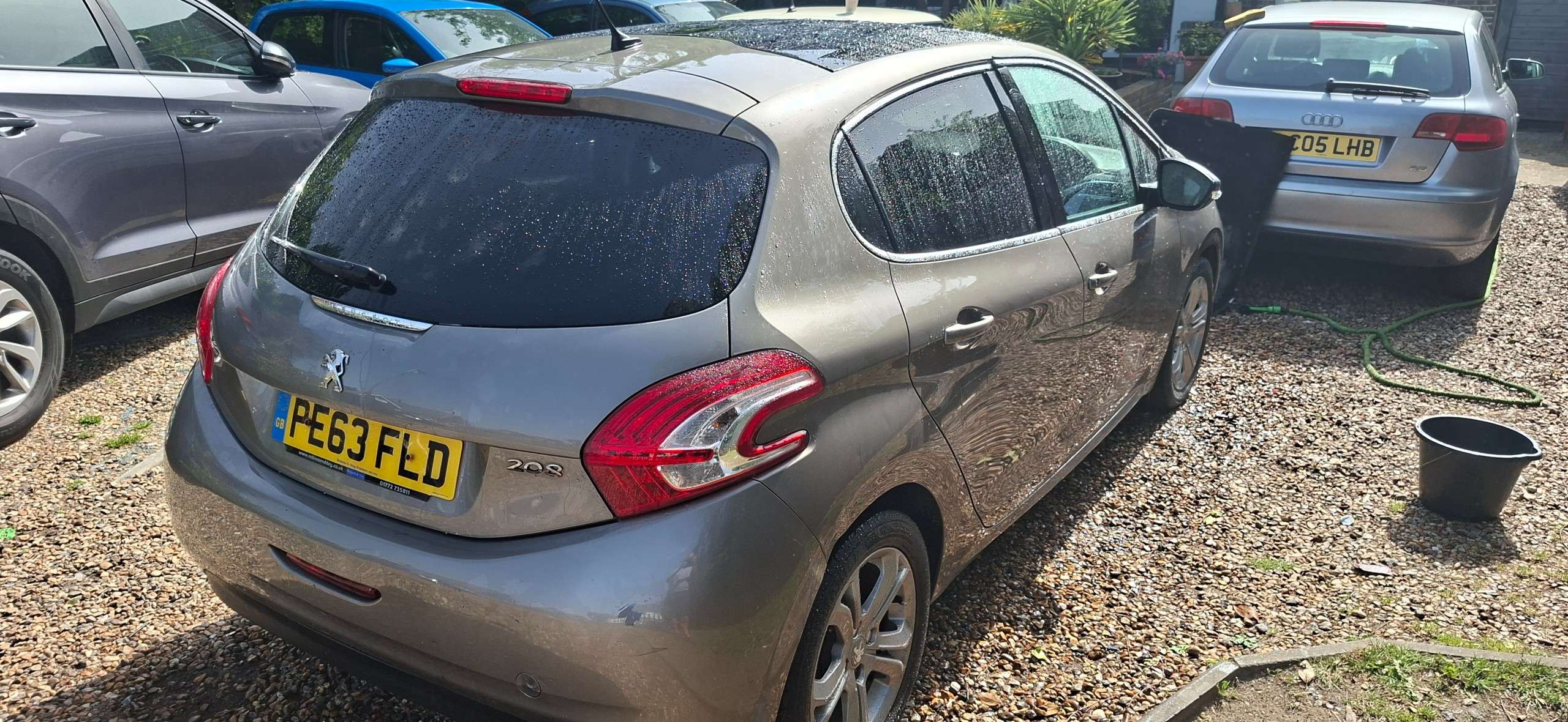 2013 PEUGEOT 208 2013 PEUGEOT 208