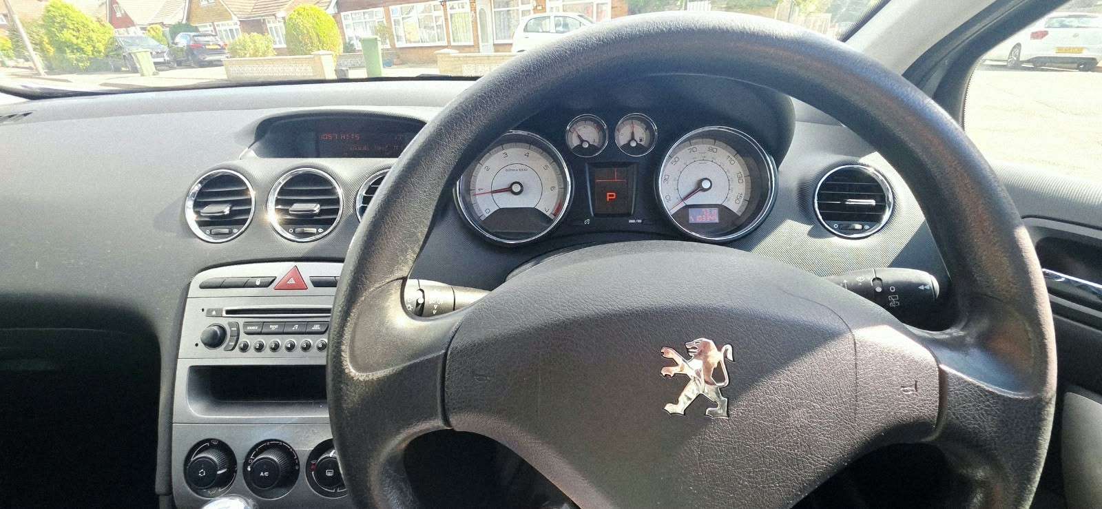 A 2008 PEUGEOT 308 1.6 VTi S Hatchback 5dr Petrol Automatic (174 g/km, 120 bhp) A 2008 PEUGEOT 308 1.6 VTi S Hatchback 5dr Petrol Automatic (174 g/km, 120 bhp)