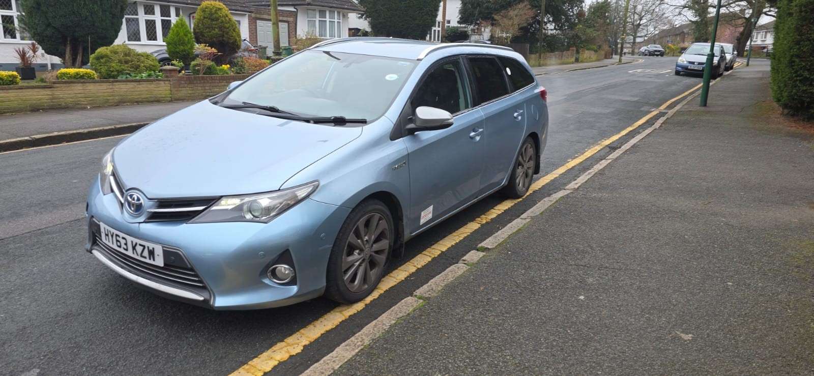 A 2013 TOYOTA AURIS 1.8 VVT-h Excel Touring Sports 5dr Petrol Hybrid CVT Euro 5 (s/s) (136 ps) A 2013 TOYOTA AURIS 1.8 VVT-h Excel Touring Sports 5dr Petrol Hybrid CVT Euro 5 (s/s) (136 ps)