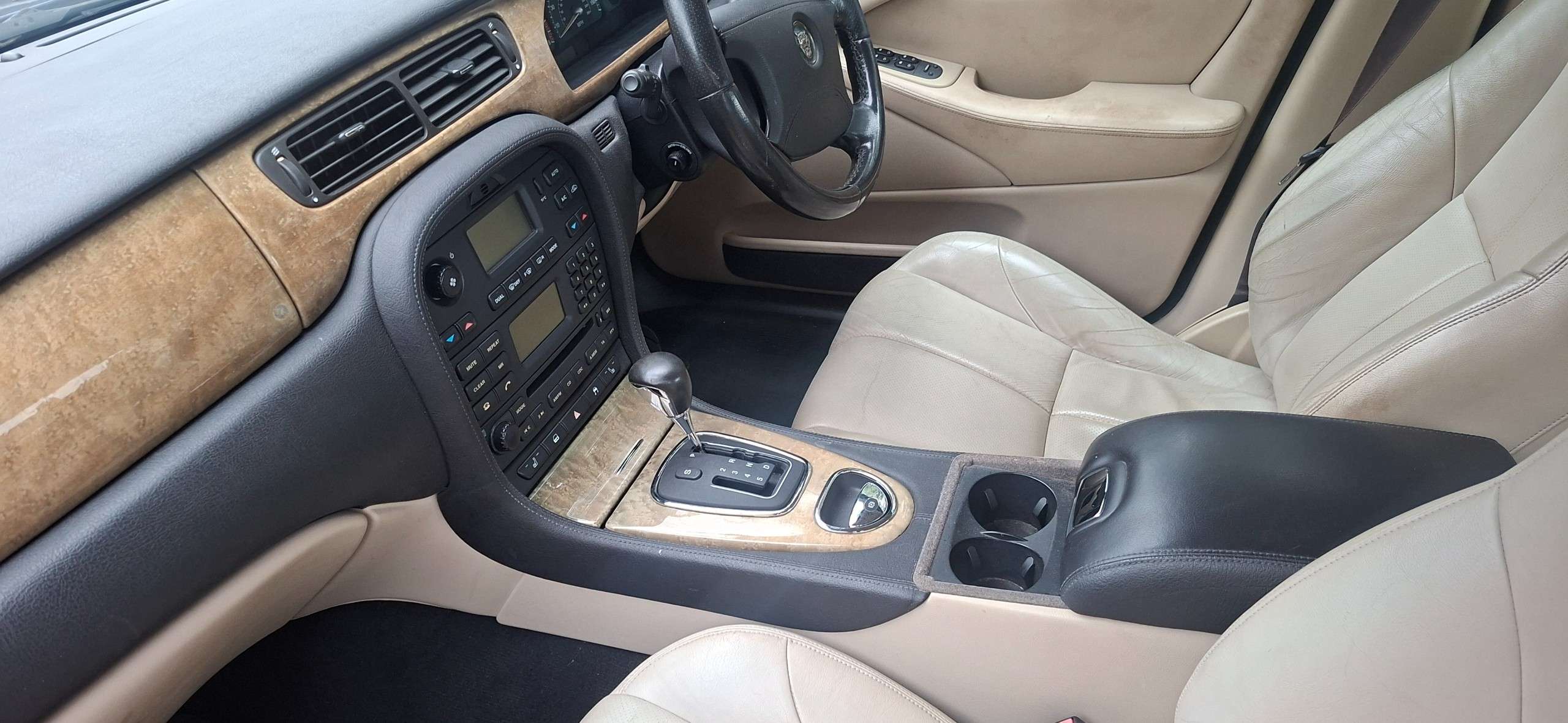 A 2004 JAGUAR S-TYPE 2.5 V6 Sport Plus Saloon 4dr Petrol Automatic (249 g/km, 201 bhp) A 2004 JAGUAR S-TYPE 2.5 V6 Sport Plus Saloon 4dr Petrol Automatic (249 g/km, 201 bhp)