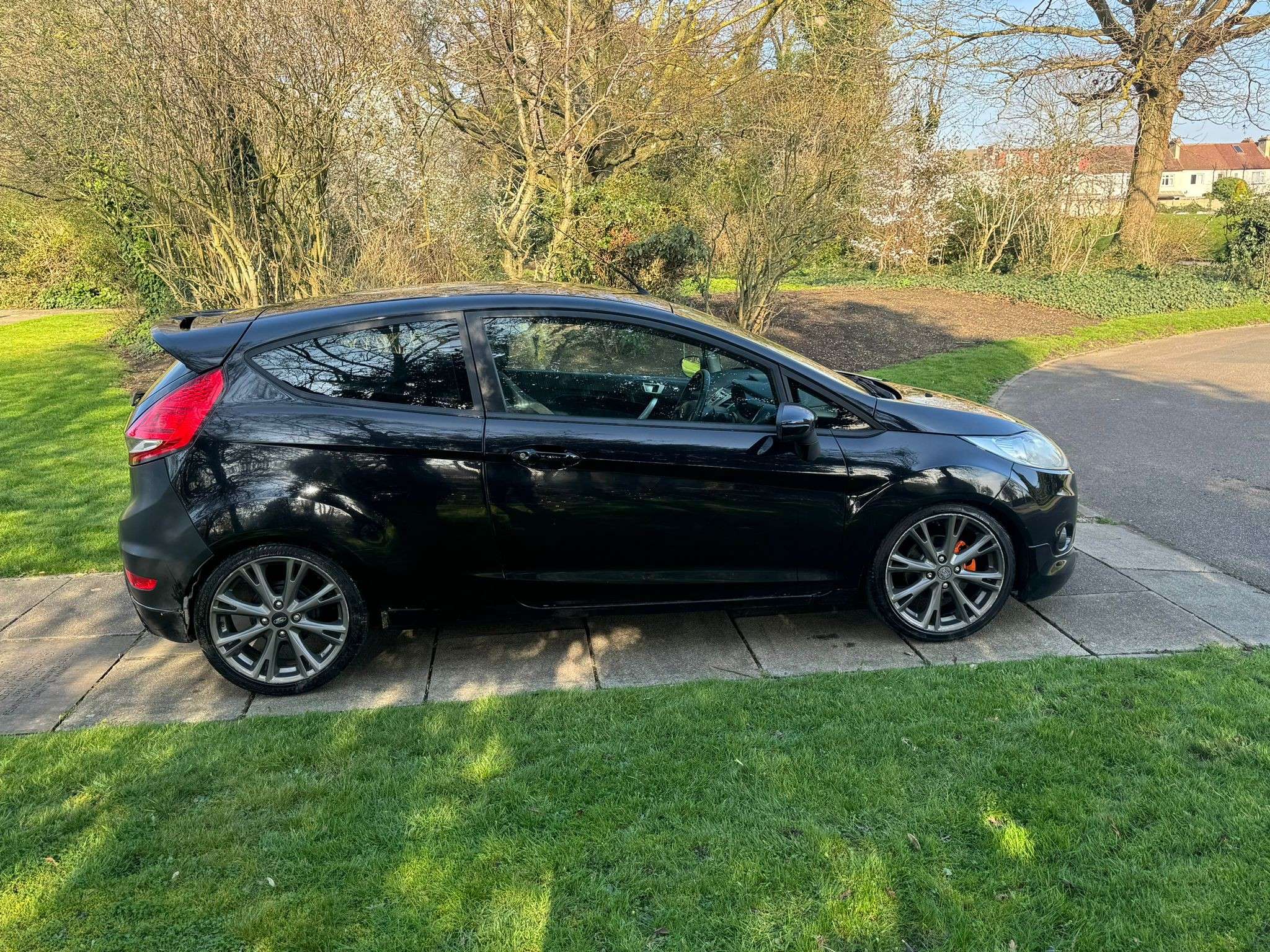 A 2012 FORD FIESTA 1.6 Zetec S Hatchback 3dr Petrol Manual (132 g/km, 118 bhp) A 2012 FORD FIESTA 1.6 Zetec S Hatchback 3dr Petrol Manual (132 g/km, 118 bhp)