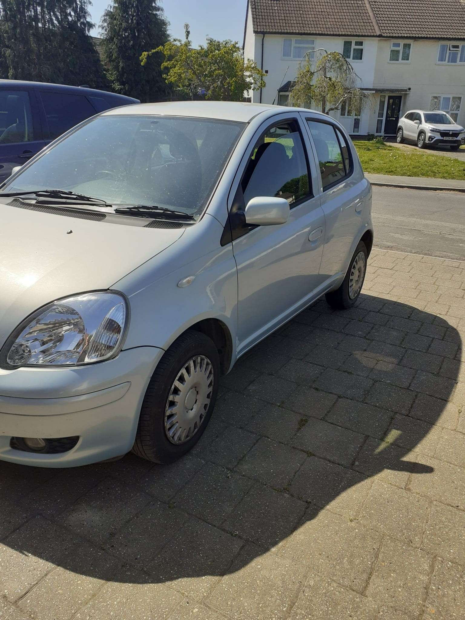 A 2005 TOYOTA YARIS 1.0 VVT-i Blue Hatchback 5dr Petrol Manual (134 g/km, 67 bhp) A 2005 TOYOTA YARIS 1.0 VVT-i Blue Hatchback 5dr Petrol Manual (134 g/km, 67 bhp)