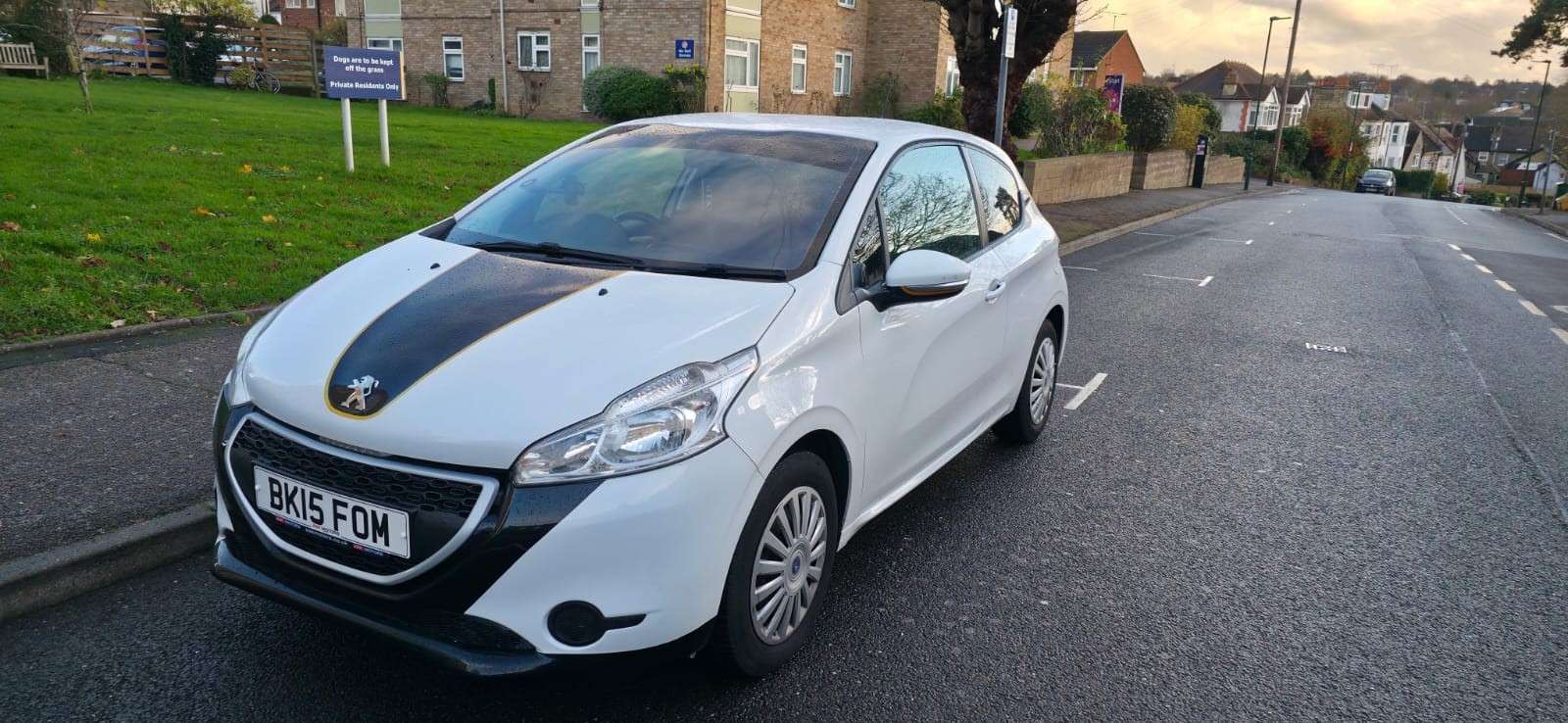 2015 PEUGEOT 208 2015 PEUGEOT 208