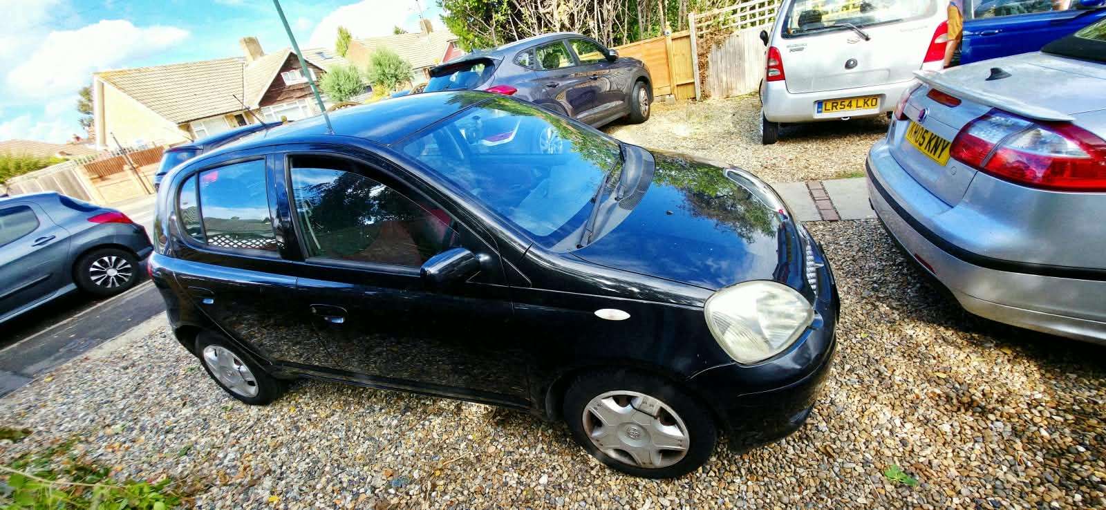 A 2005 TOYOTA YARIS 1.0 VVT-i Colour Collection Hatchback 5dr Petrol Manual (134 g/km, 67 bhp) A 2005 TOYOTA YARIS 1.0 VVT-i Colour Collection Hatchback 5dr Petrol Manual (134 g/km, 67 bhp)