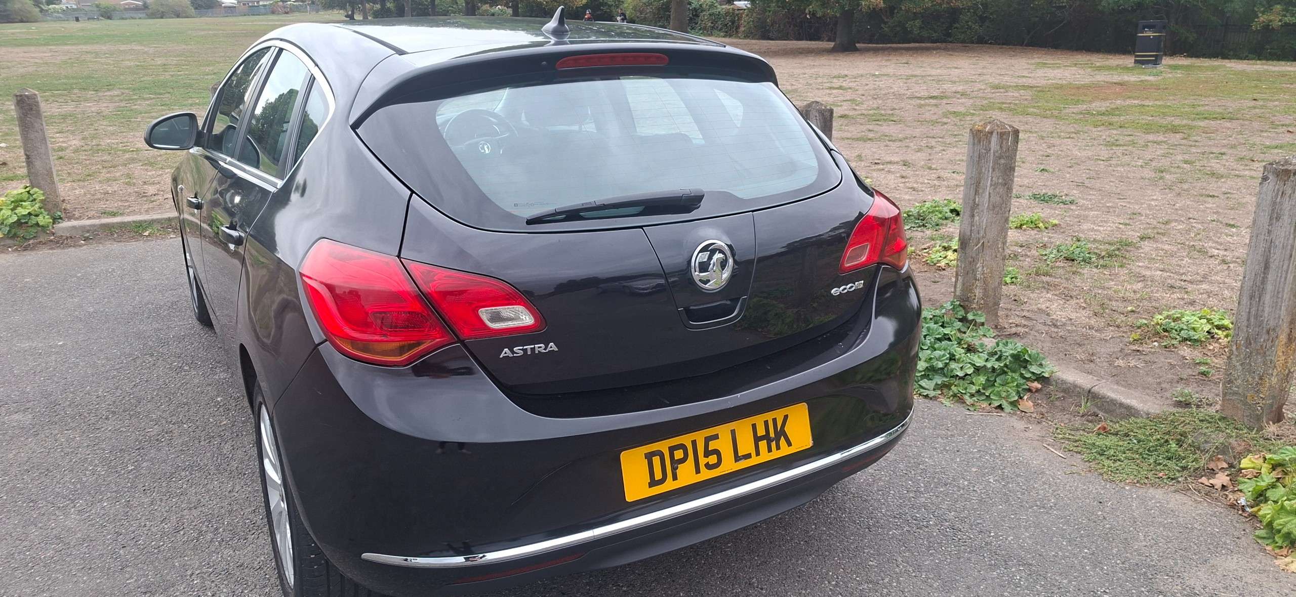 A 2015 VAUXHALL ASTRA 1.6 CDTi ecoFLEX 94g Tech Line Hatchback 5dr Diesel Manual Euro 6 (s/s) (110 ps) A 2015 VAUXHALL ASTRA 1.6 CDTi ecoFLEX 94g Tech Line Hatchback 5dr Diesel Manual Euro 6 (s/s) (110 ps)