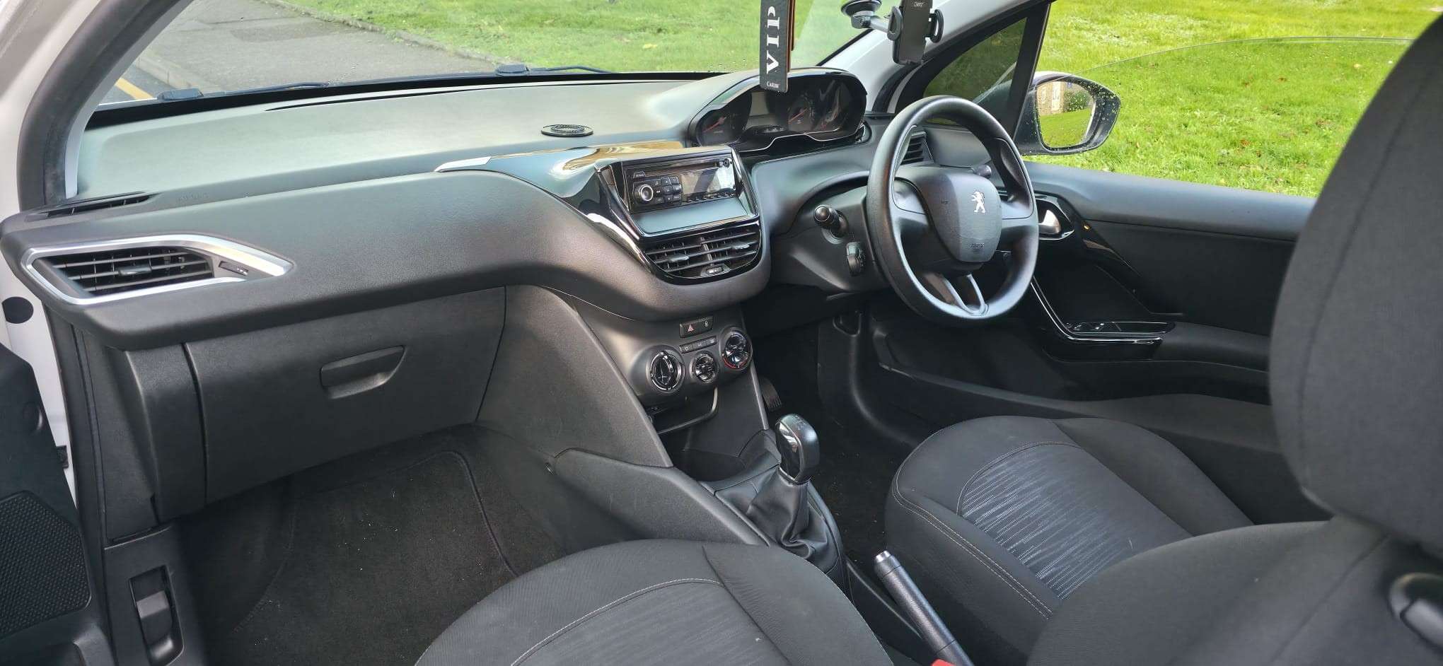 2015 PEUGEOT 208 2015 PEUGEOT 208